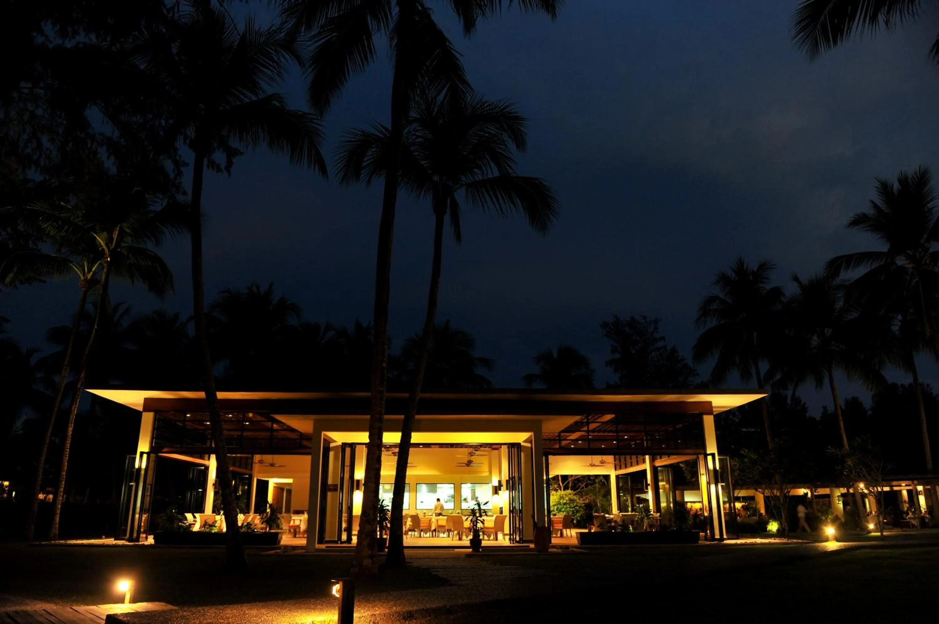 Restaurant/places to eat in Tanjung Rhu Resort