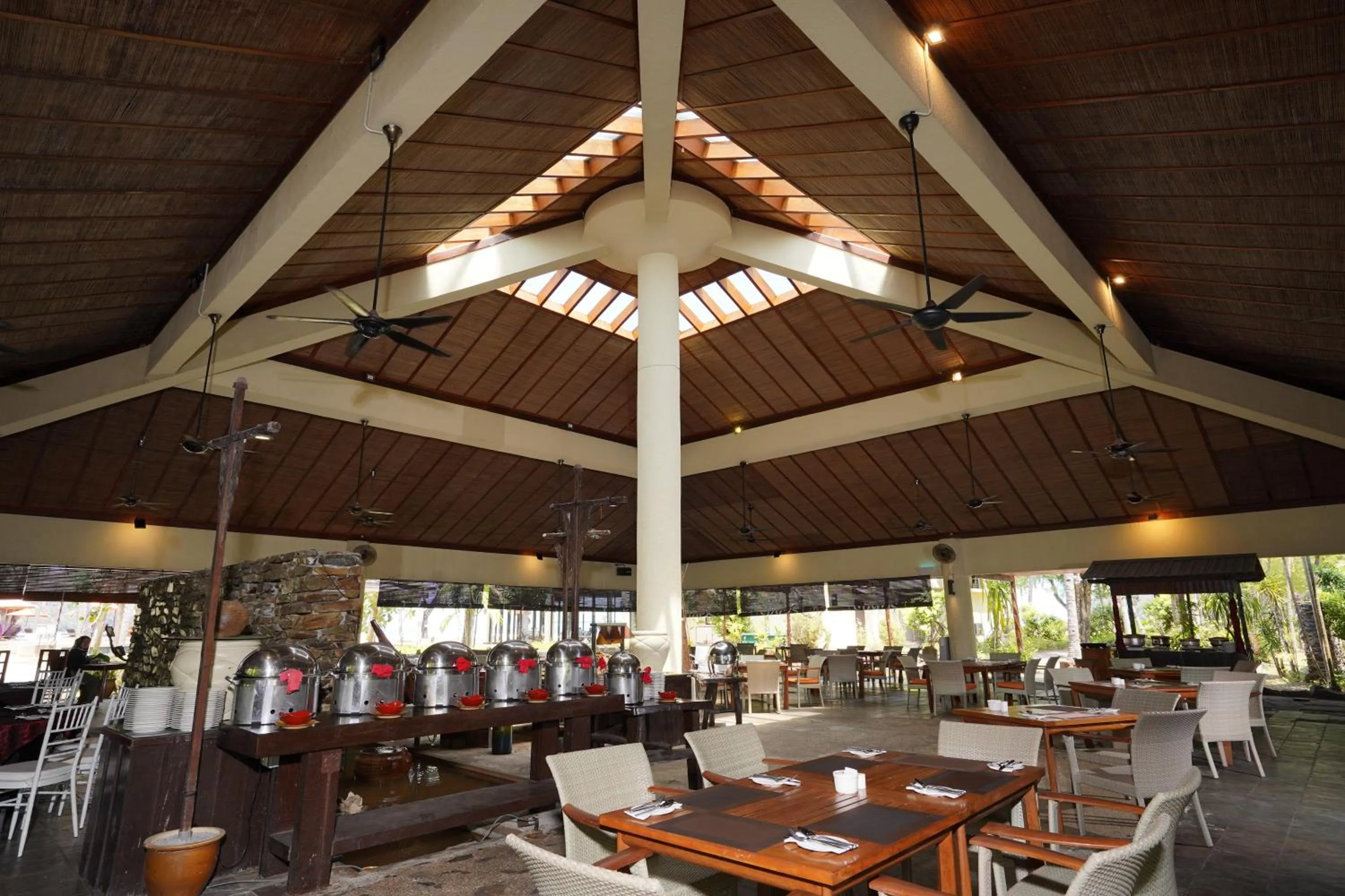 Restaurant/places to eat in Tanjung Rhu Resort