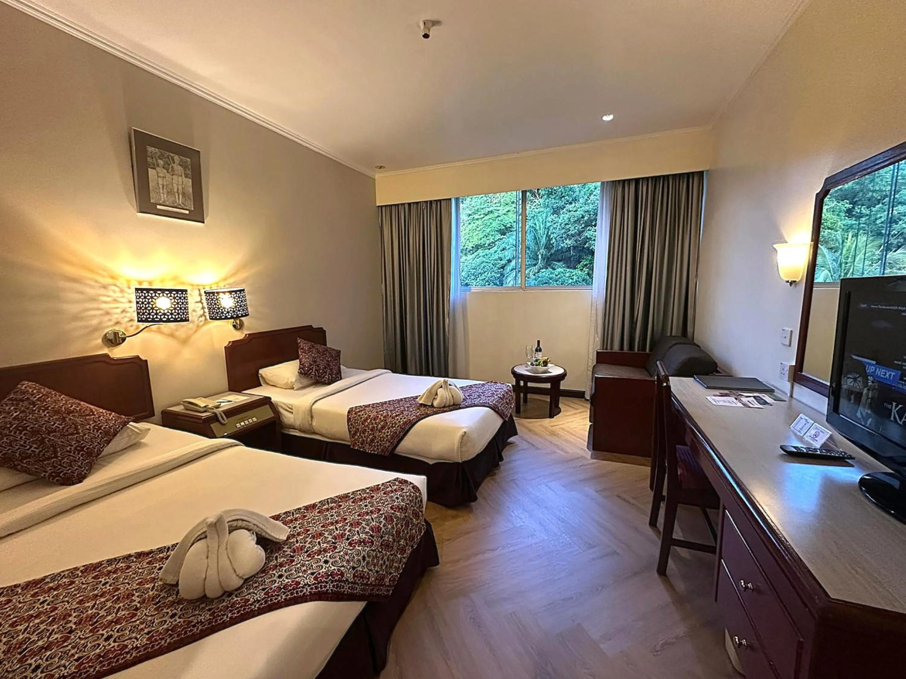 Bed in Hotel Shangri-la Kota Kinabalu