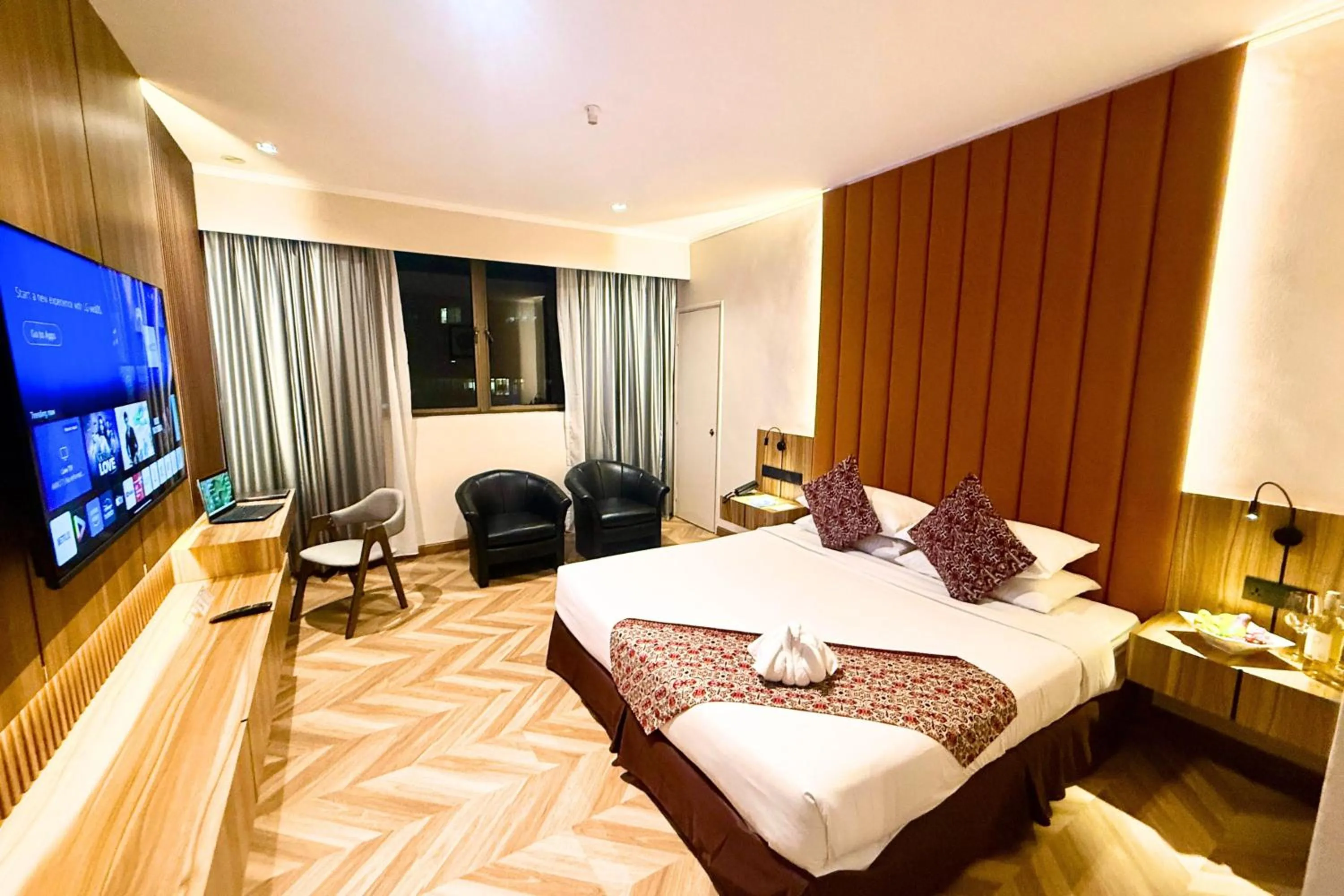 Bed in Hotel Shangri-la Kota Kinabalu