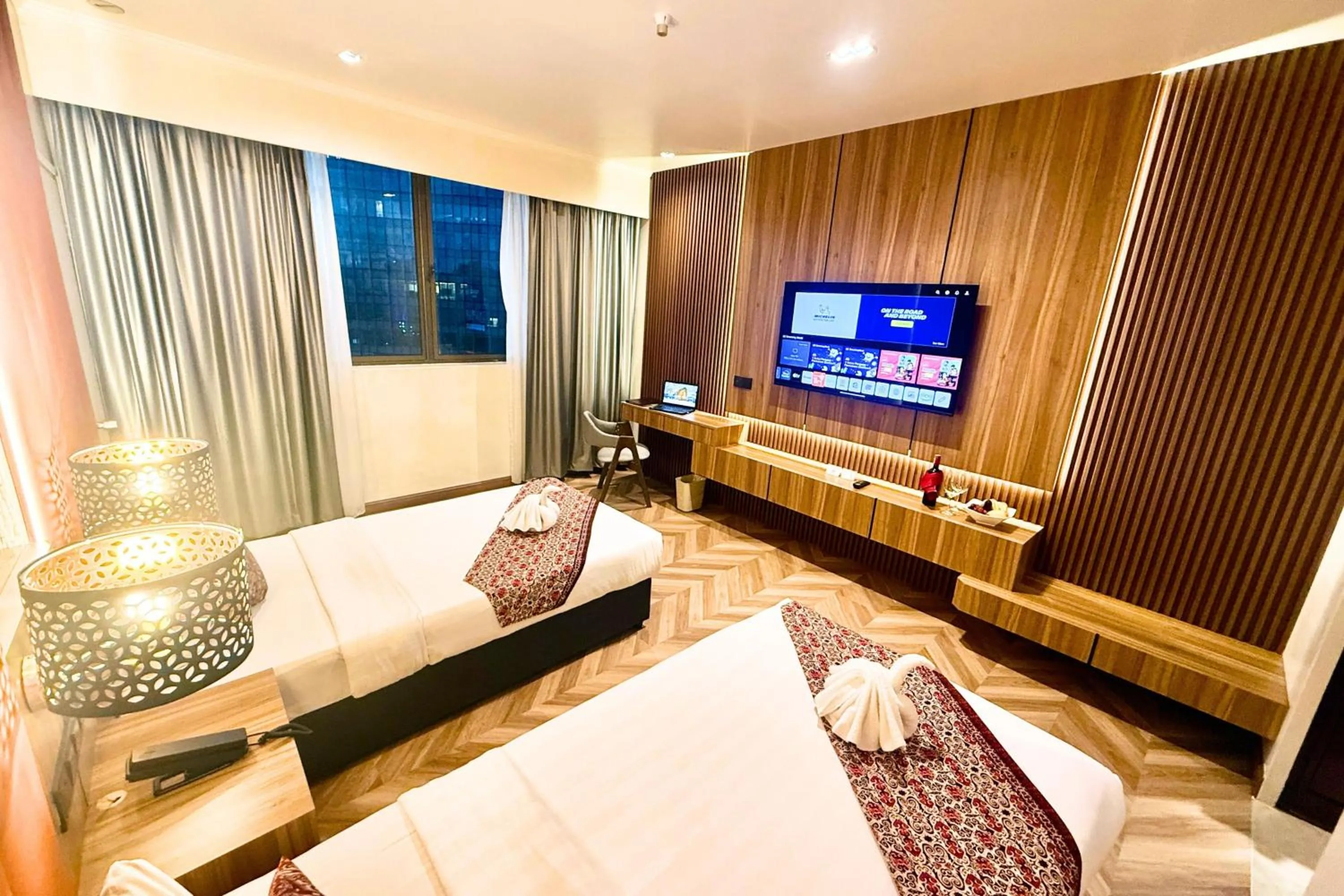 Bed in Hotel Shangri-la Kota Kinabalu