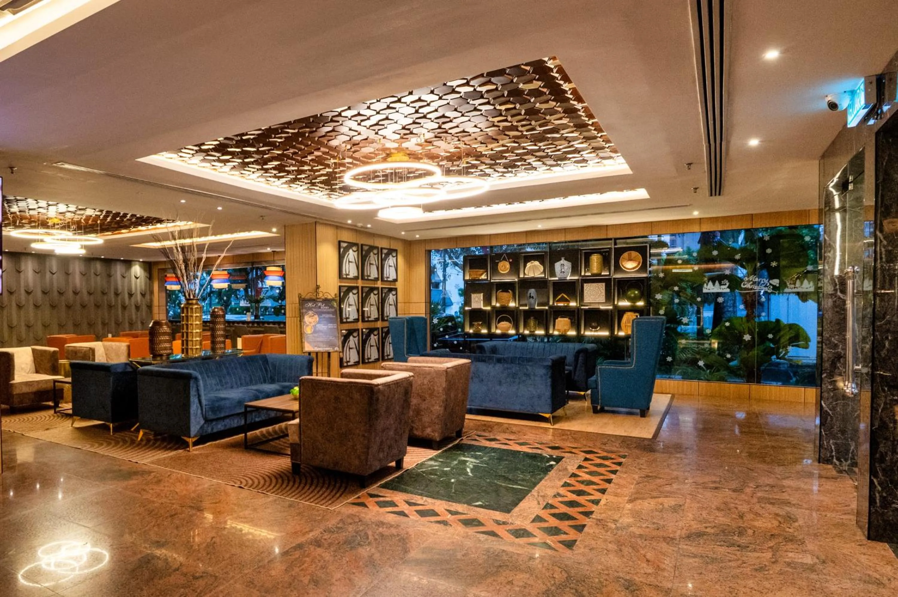 Lobby or reception in Howard Johnson by Wyndham Kota Kinabalu City Centre, formerly Hotel Shangri-La Kota Kinabalu