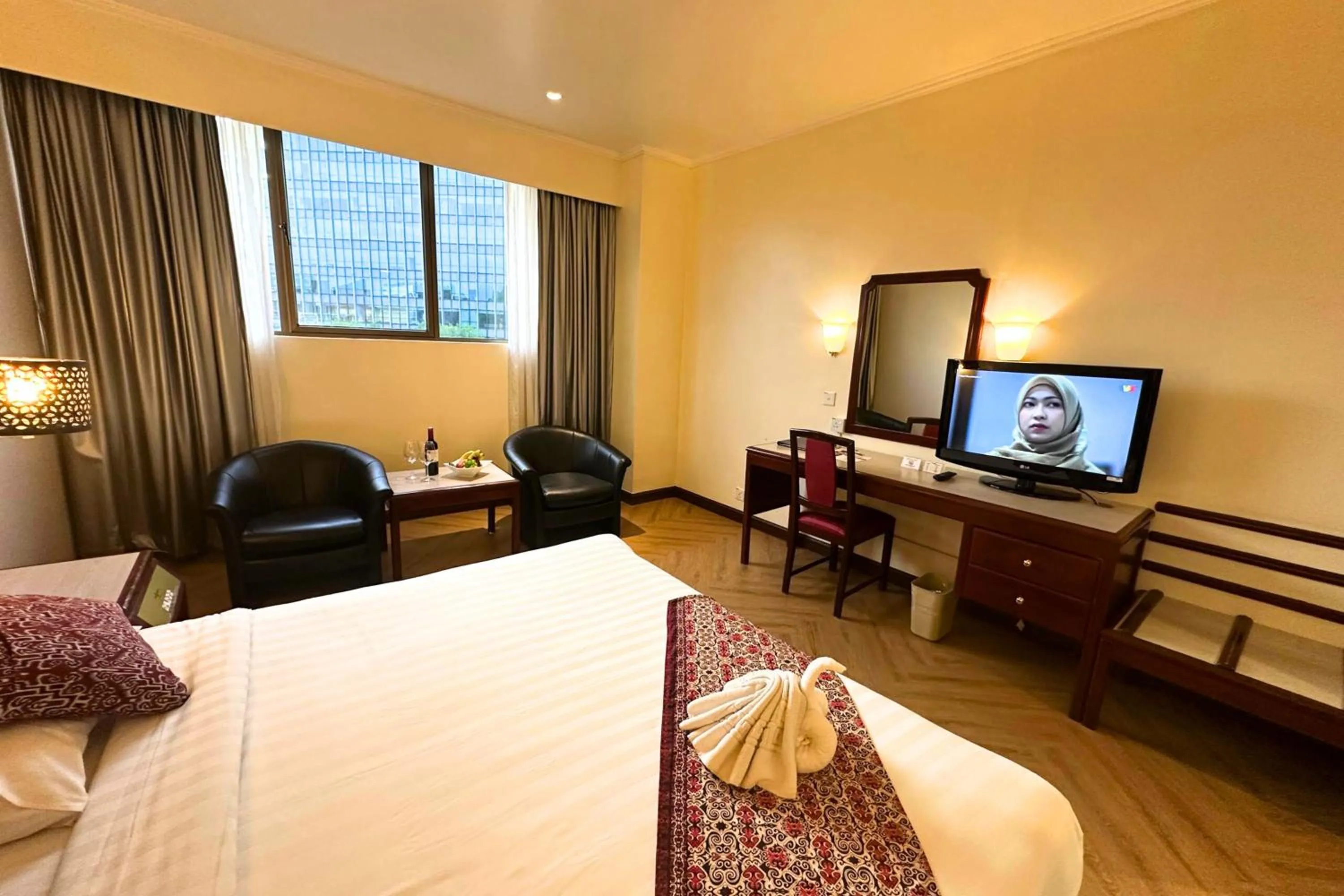 Bed in Hotel Shangri-la Kota Kinabalu