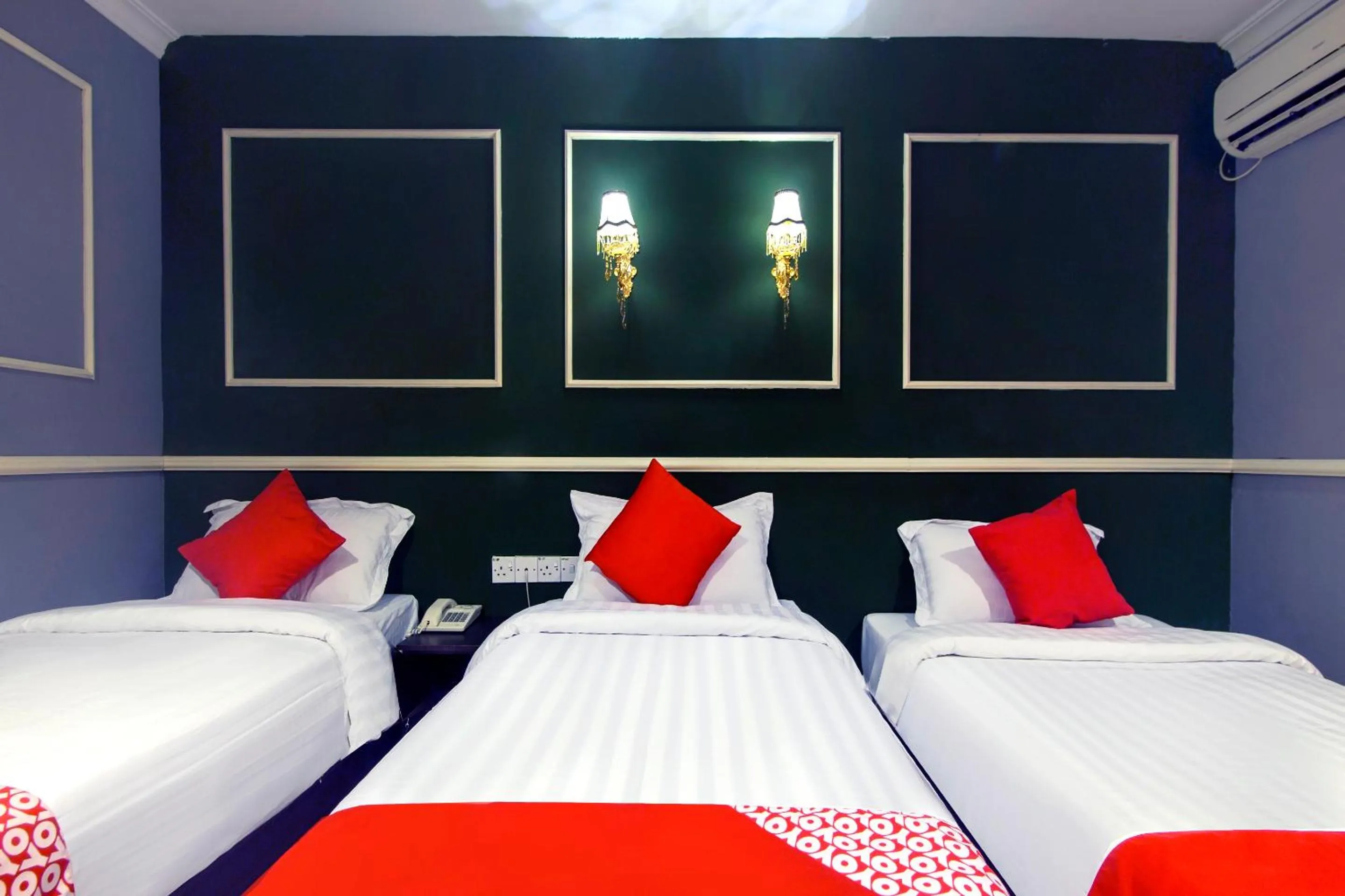 Bedroom, Bed in OYO 761 City Hotel