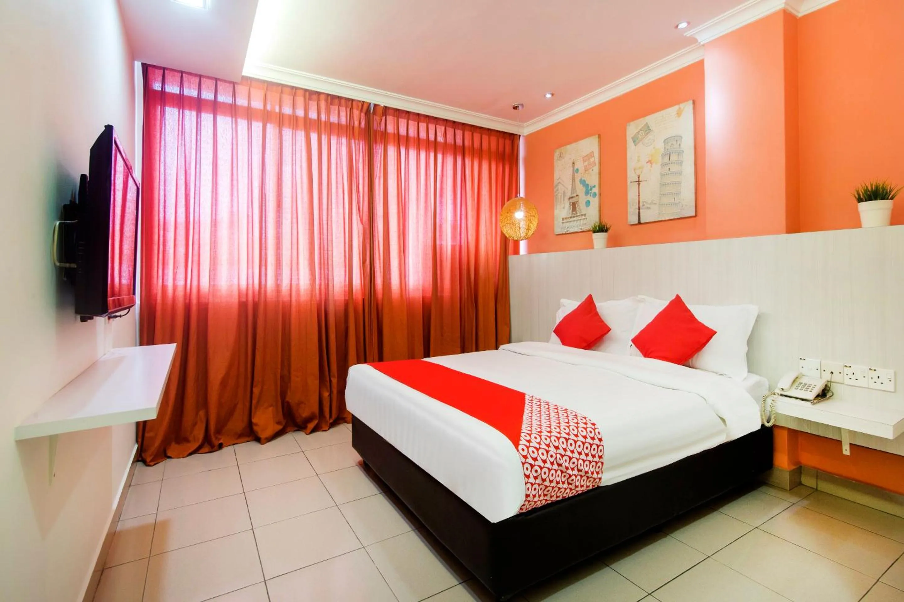 Bedroom, Bed in OYO 761 City Hotel