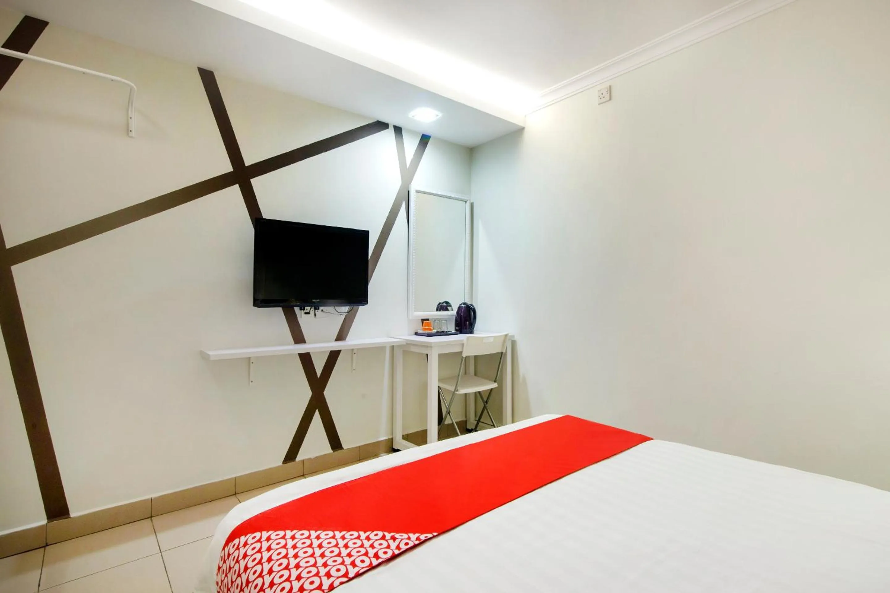 Bedroom, Bed in OYO 761 City Hotel