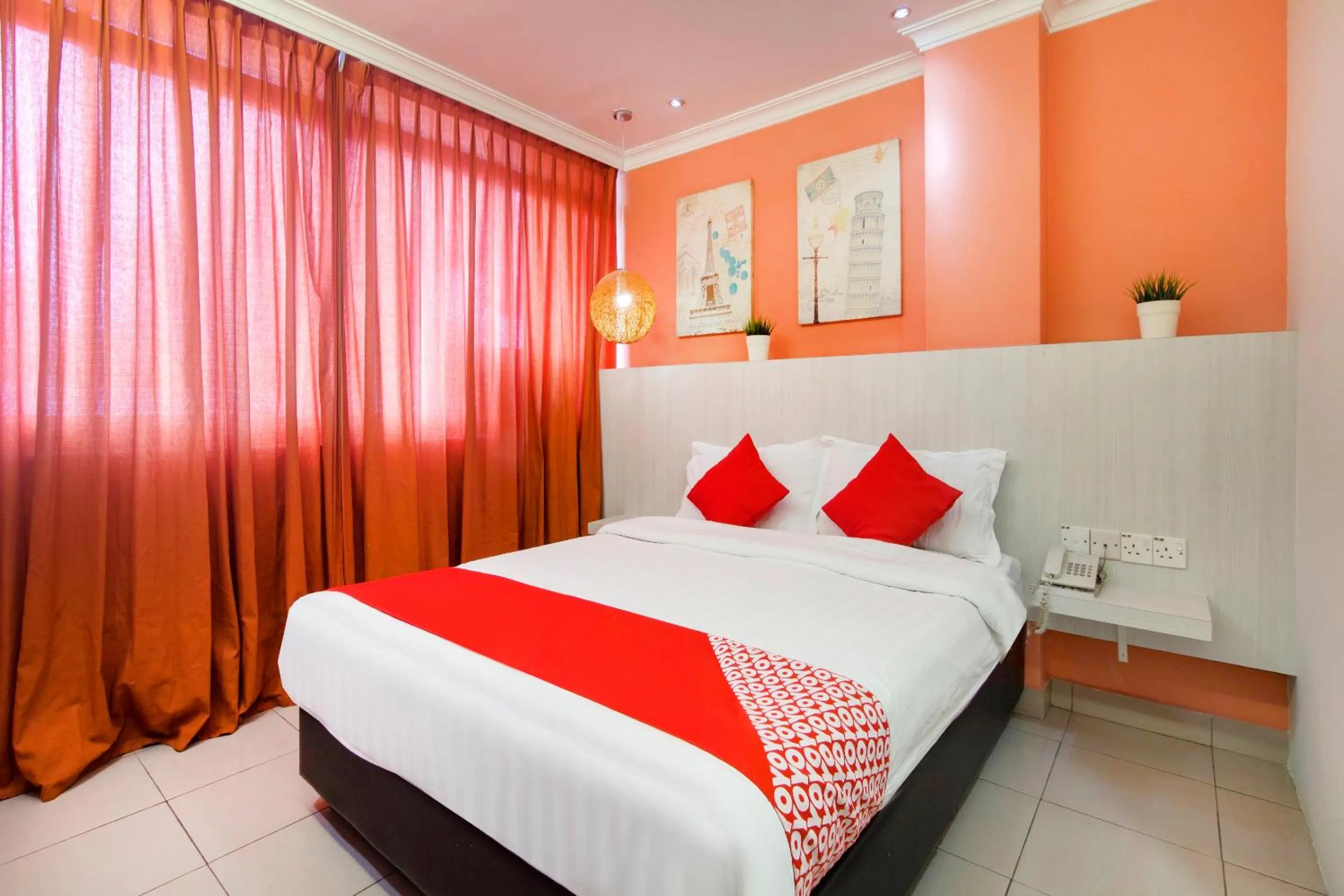 Bedroom, Bed in OYO 761 City Hotel