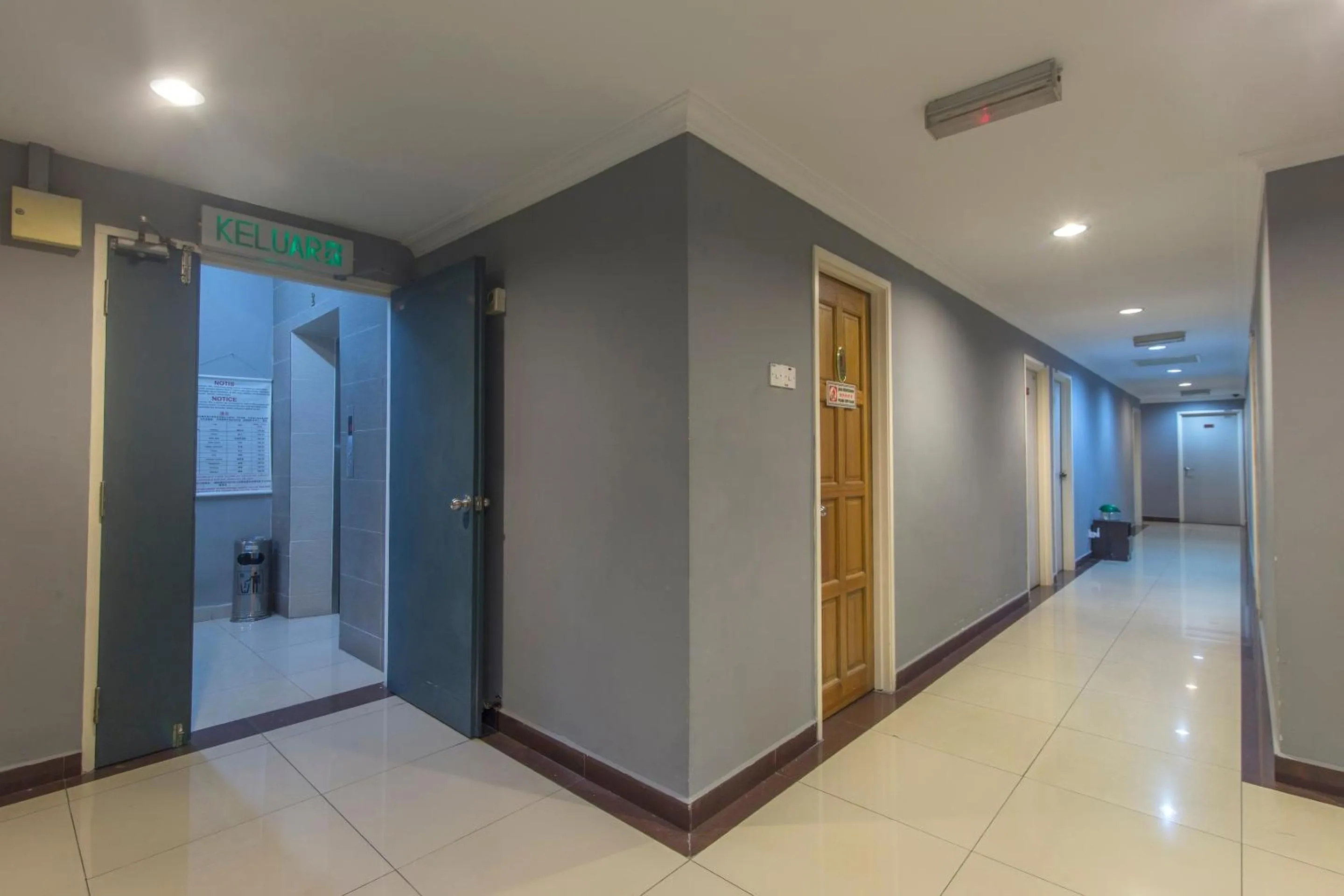 Lobby or reception in OYO 761 City Hotel