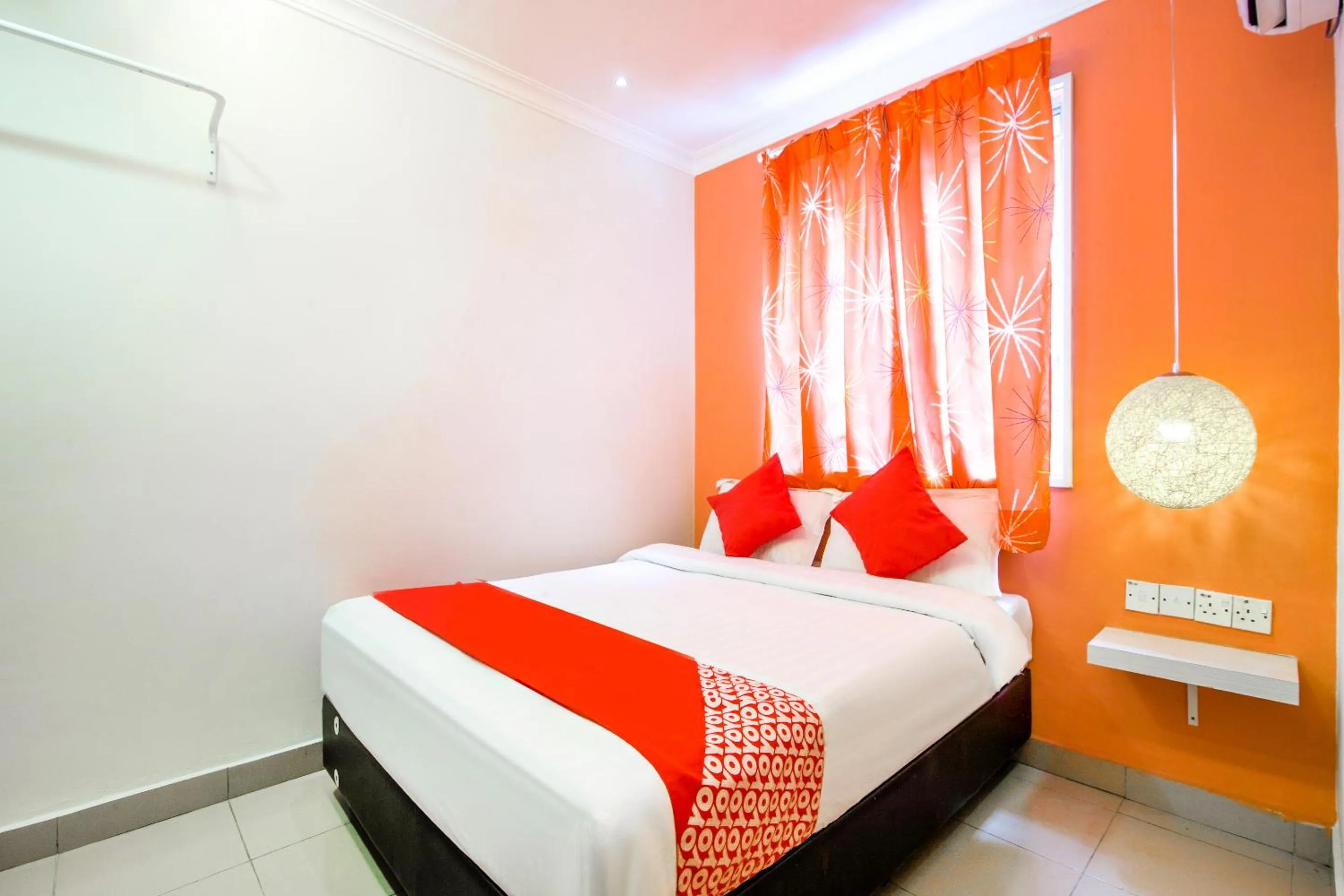 Bedroom, Bed in OYO 761 City Hotel