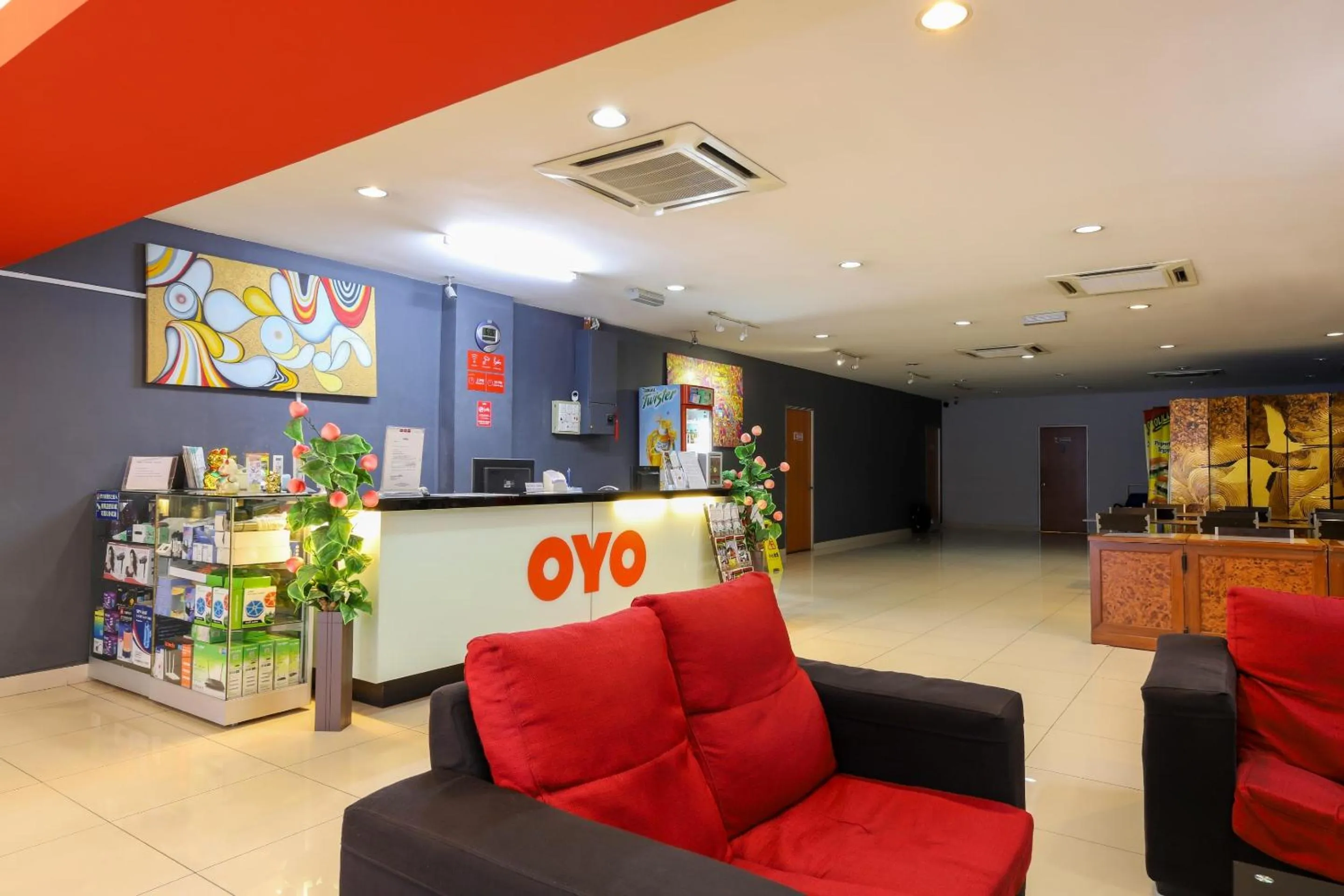 Lobby or reception in OYO 761 City Hotel