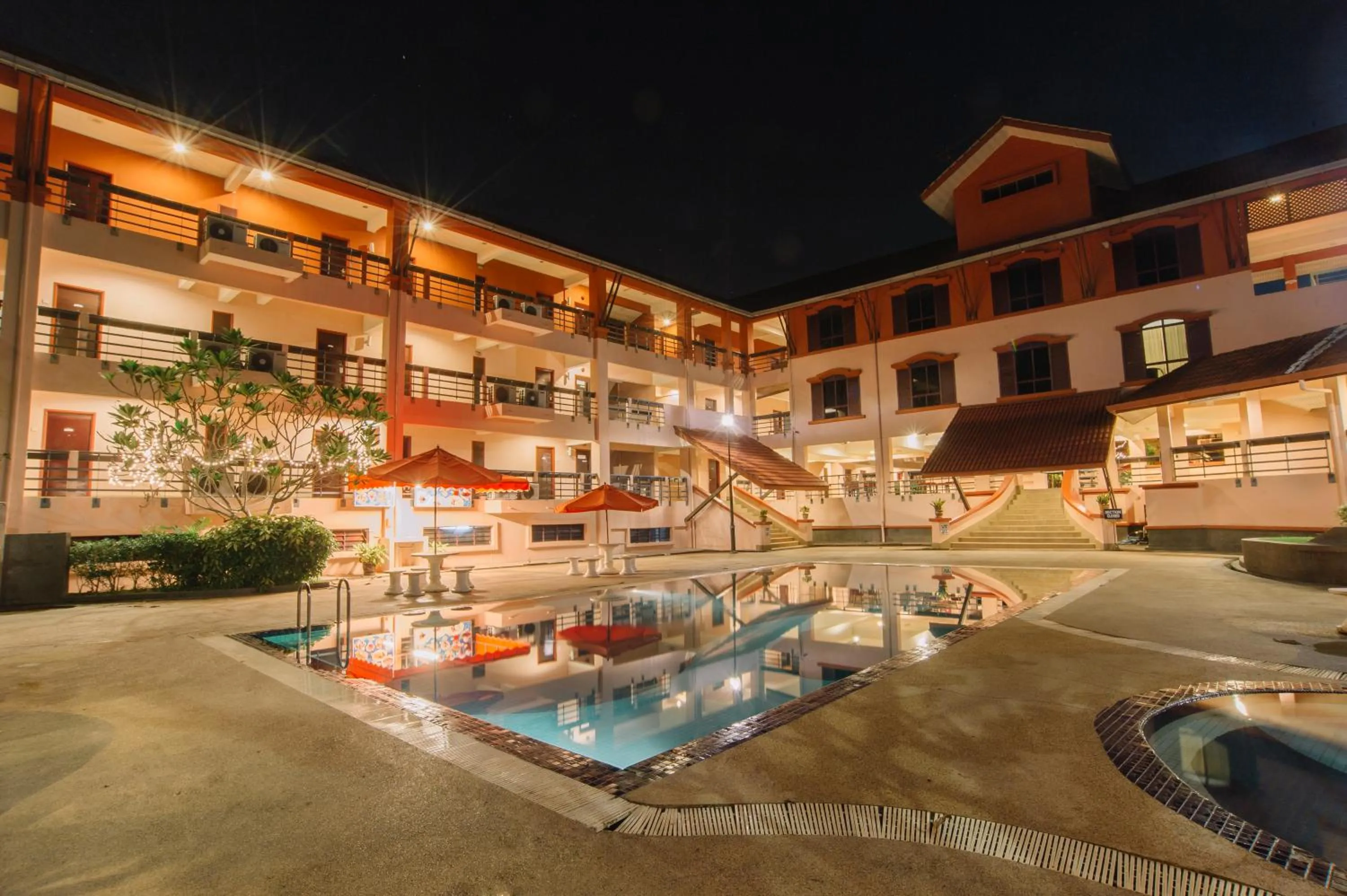 Swimming pool in Hotel Seri Malaysia Melaka