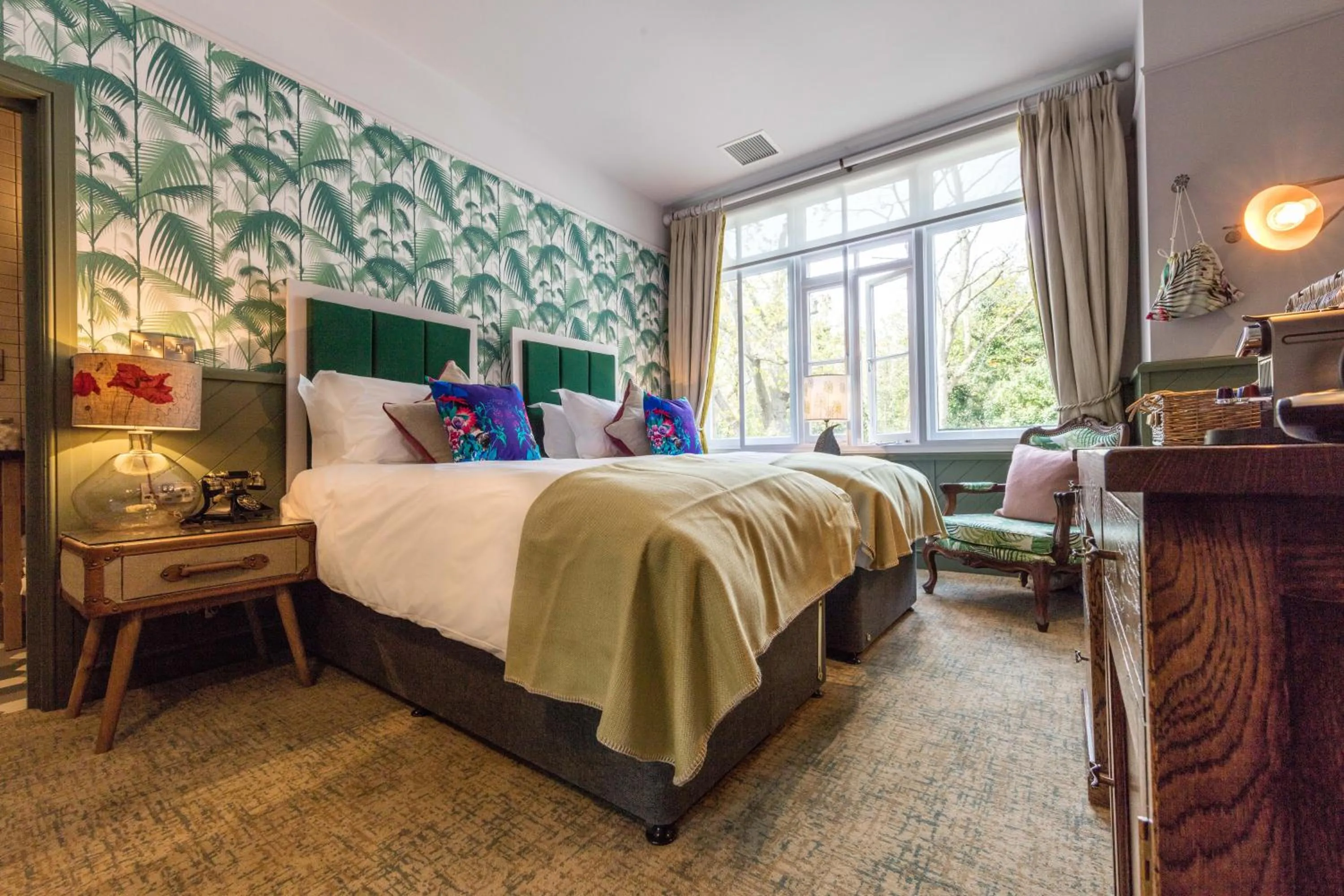 Day, Bed in Hand and Spear