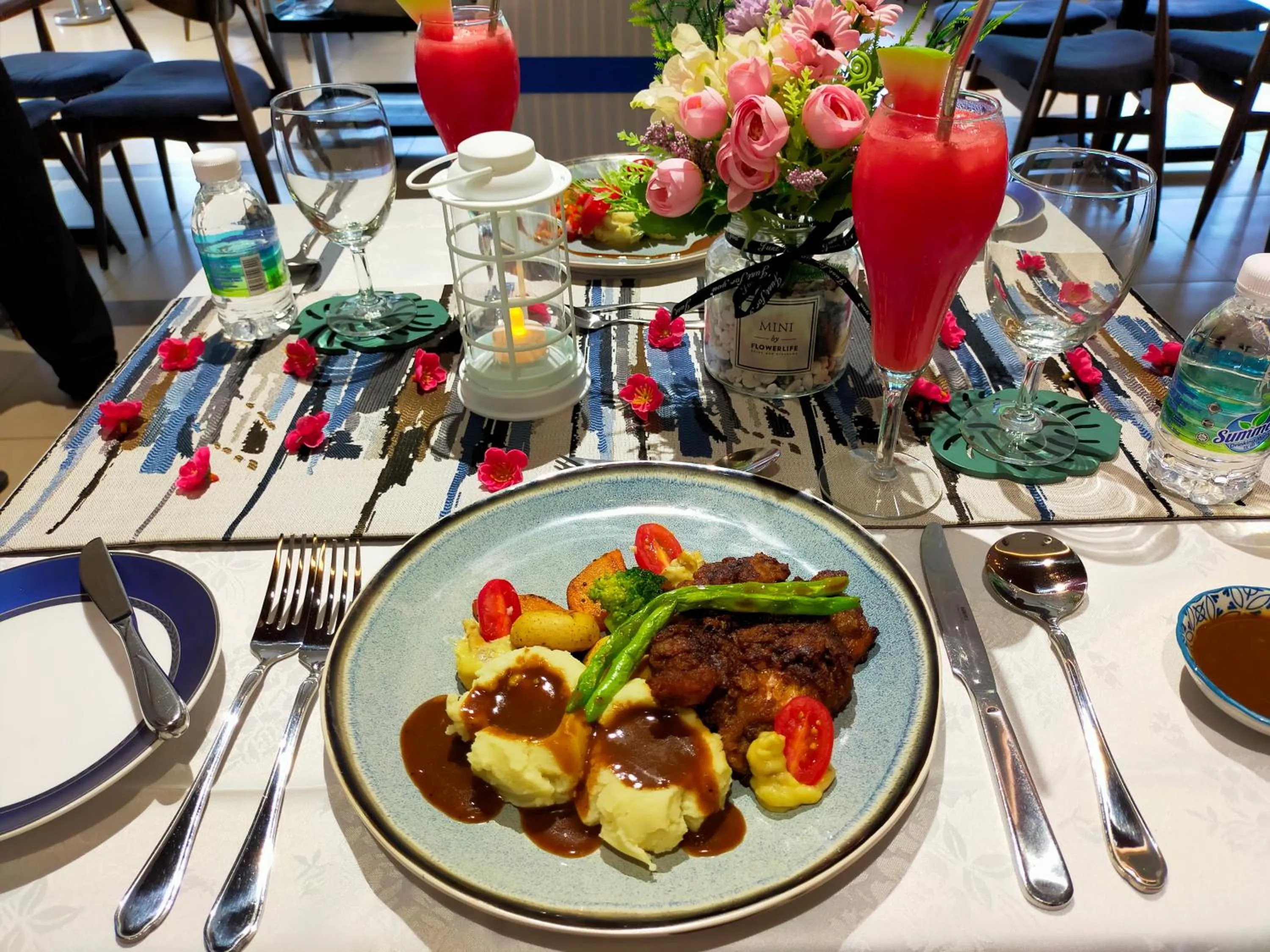 Food and drinks in Langkawi Seaview Hotel