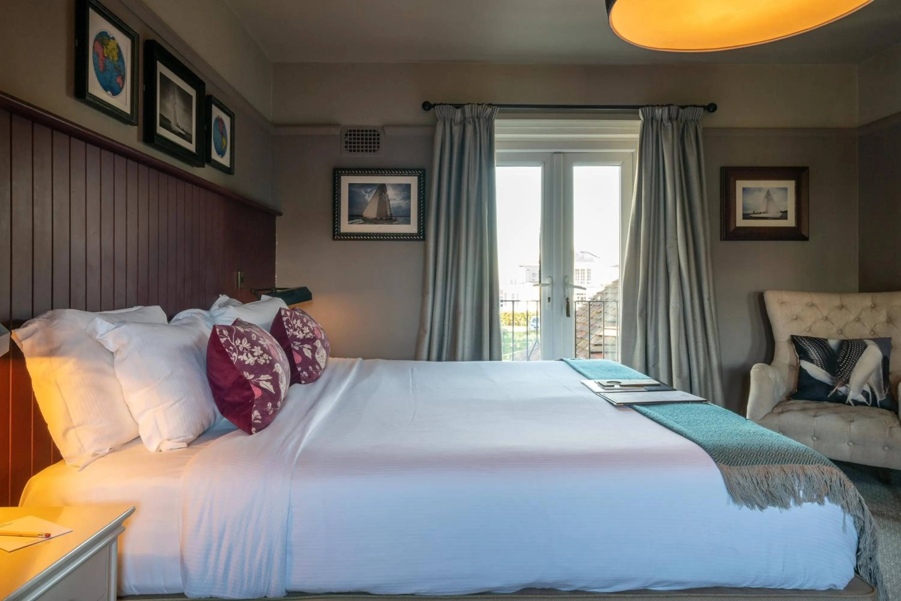 Bed in The Mayflower