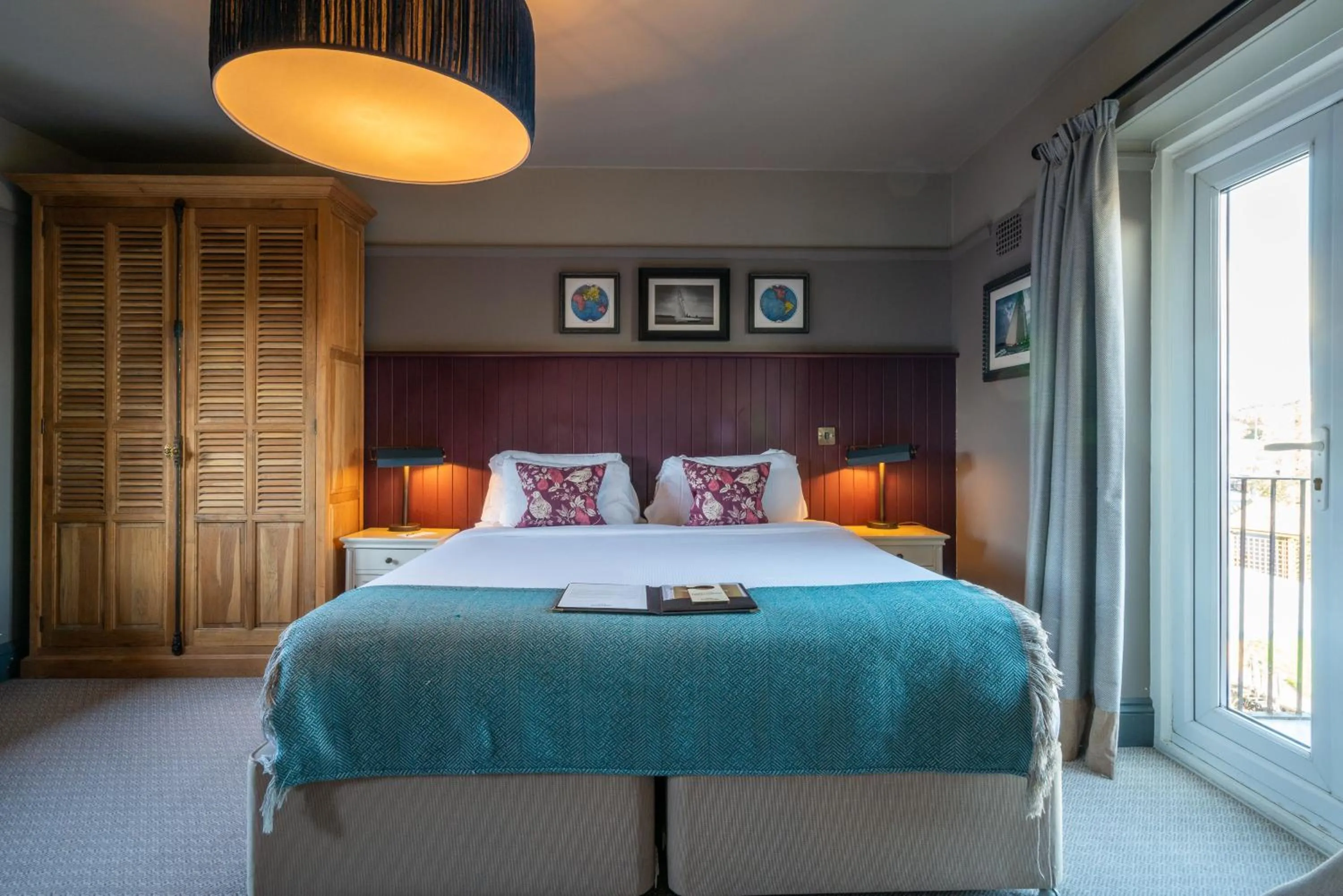 Bed in The Mayflower