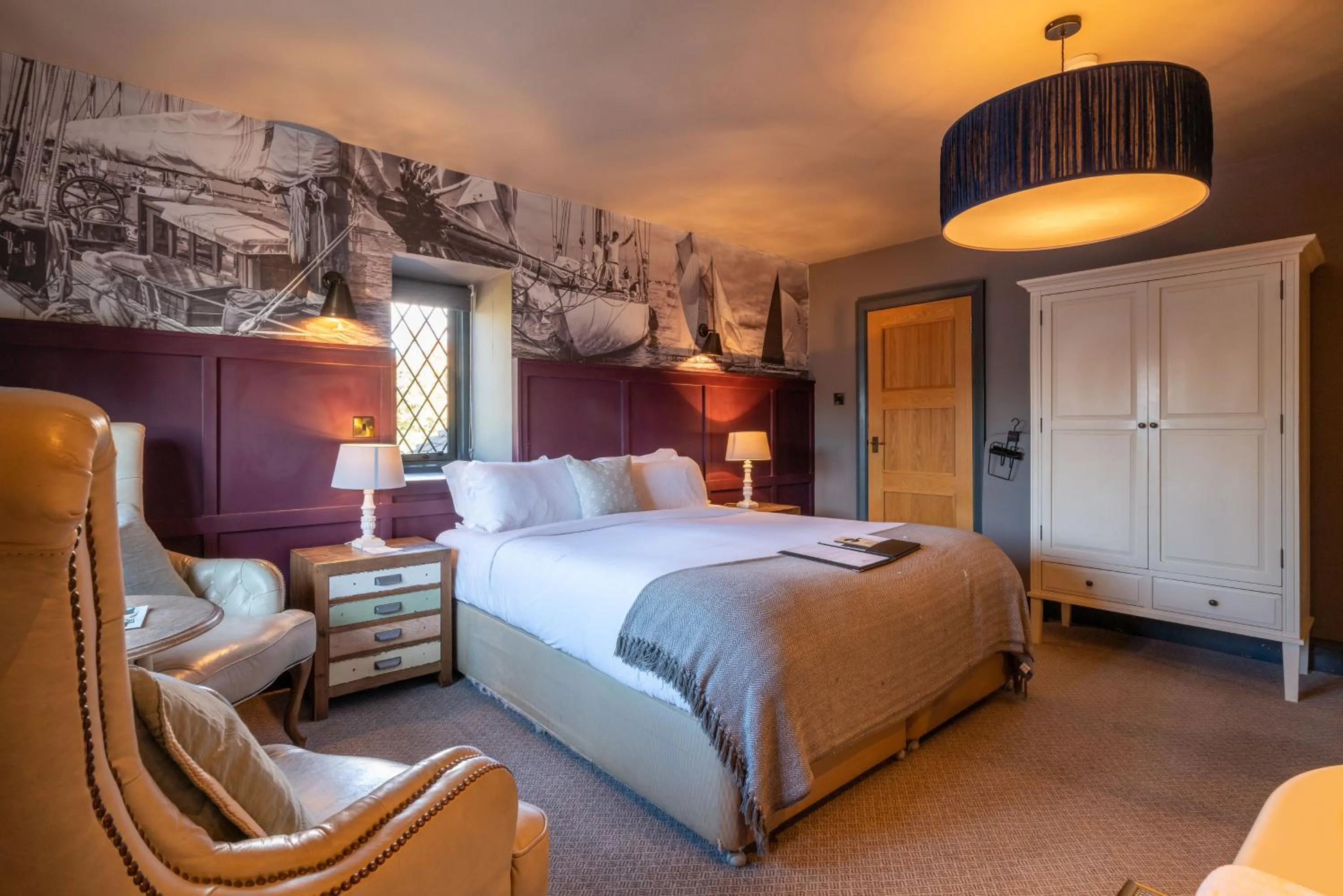 Bed in The Mayflower