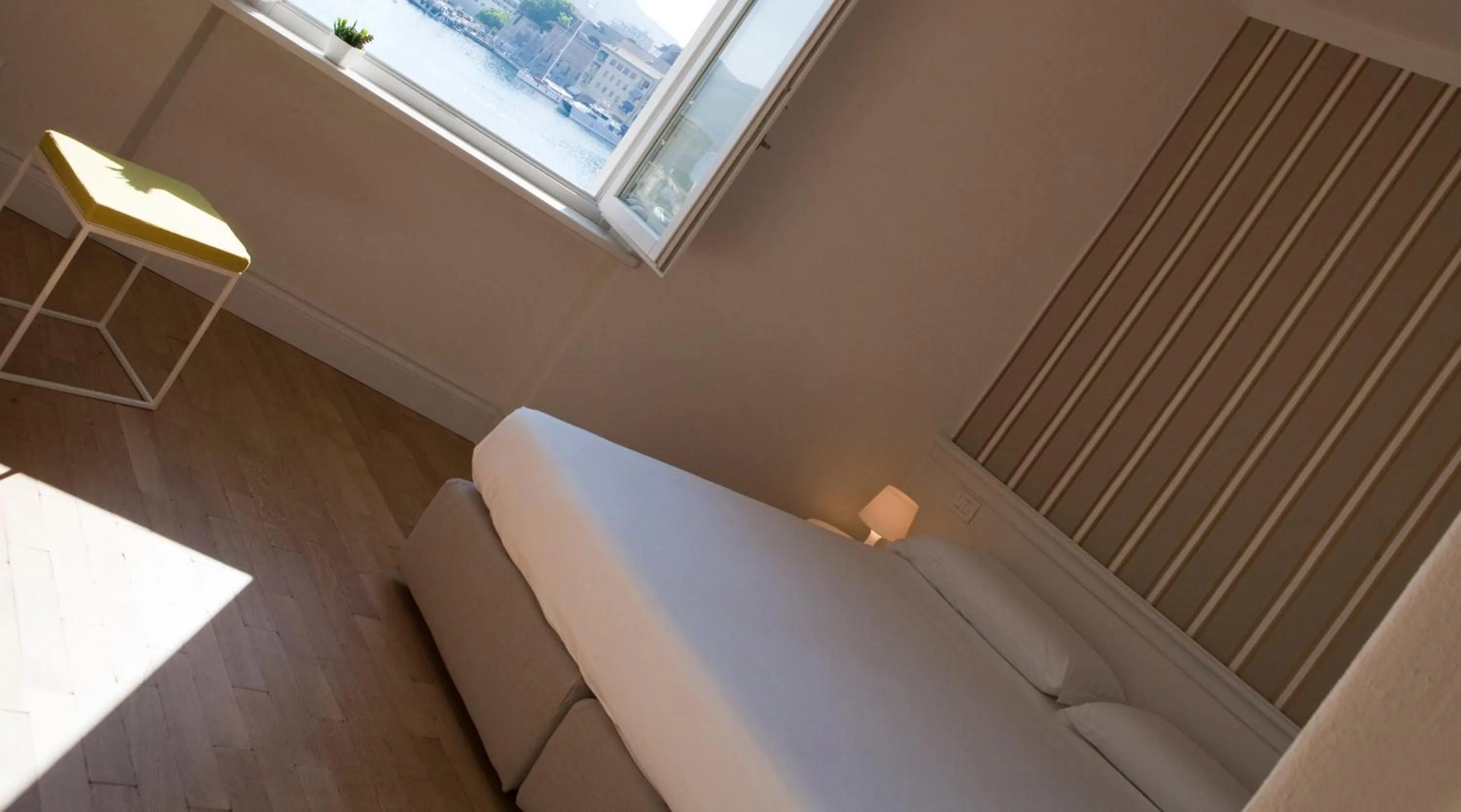 Photo of the whole room in Porto Sole Rooms