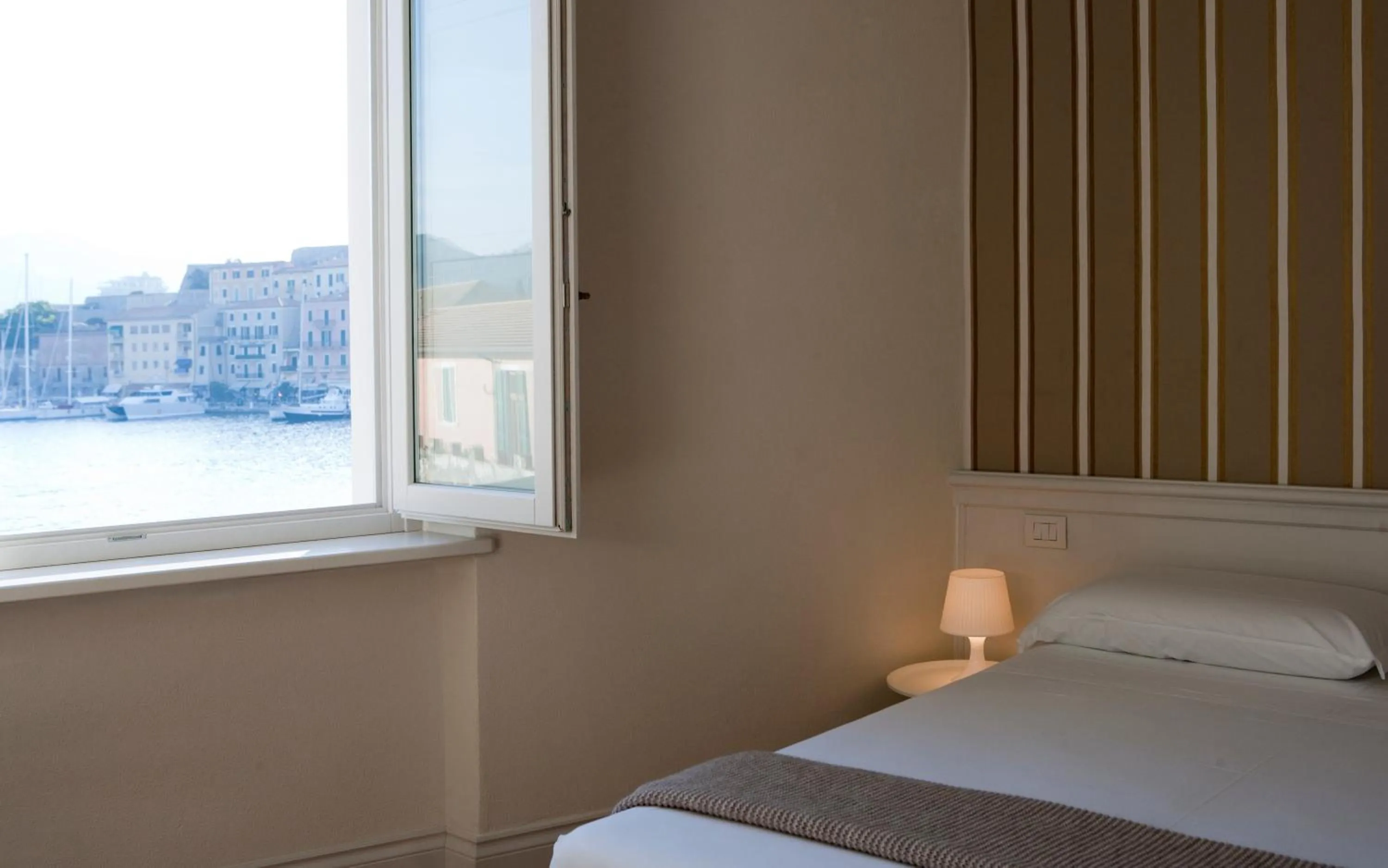 Photo of the whole room in Porto Sole Rooms