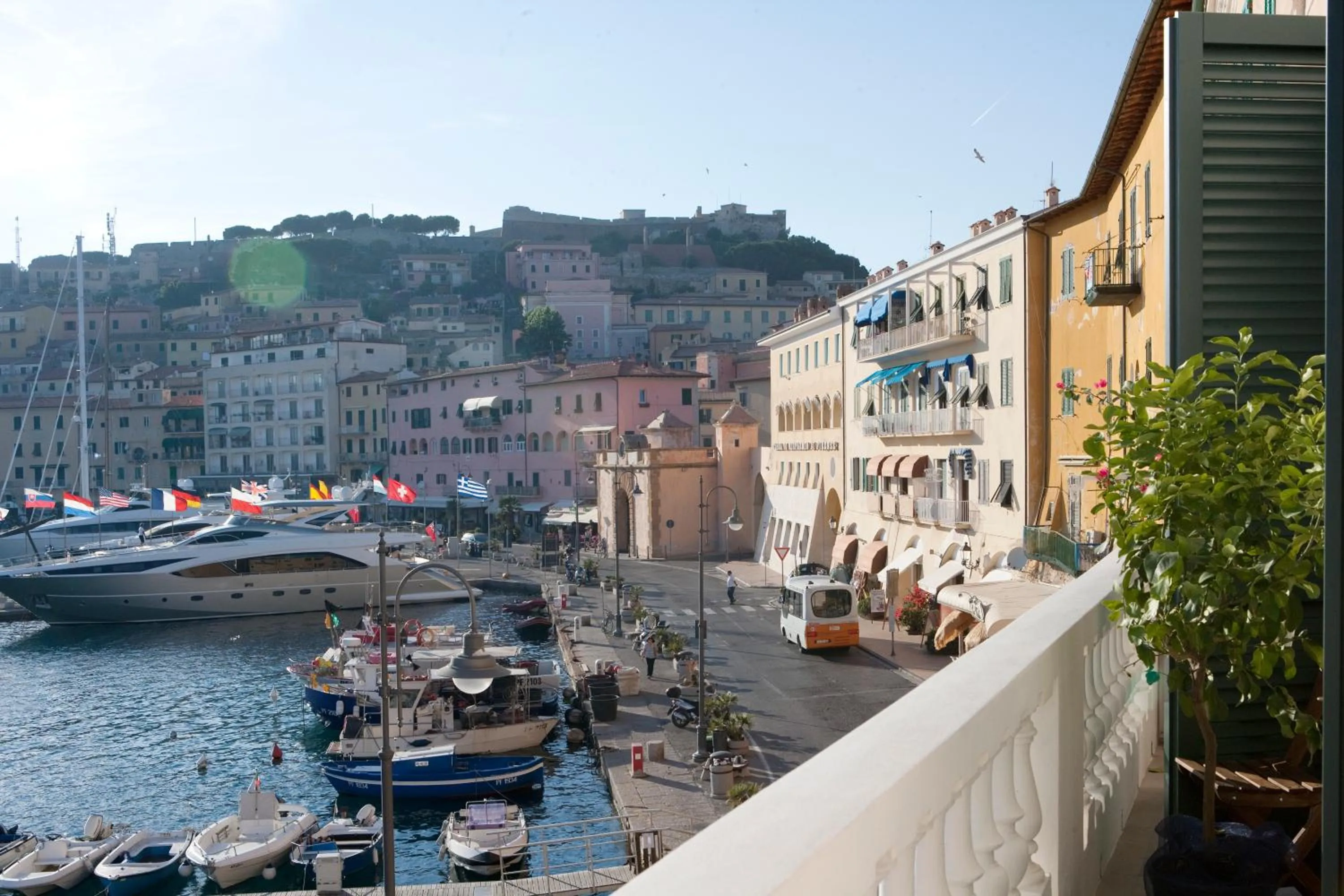 Photo of the whole room in Porto Sole Rooms