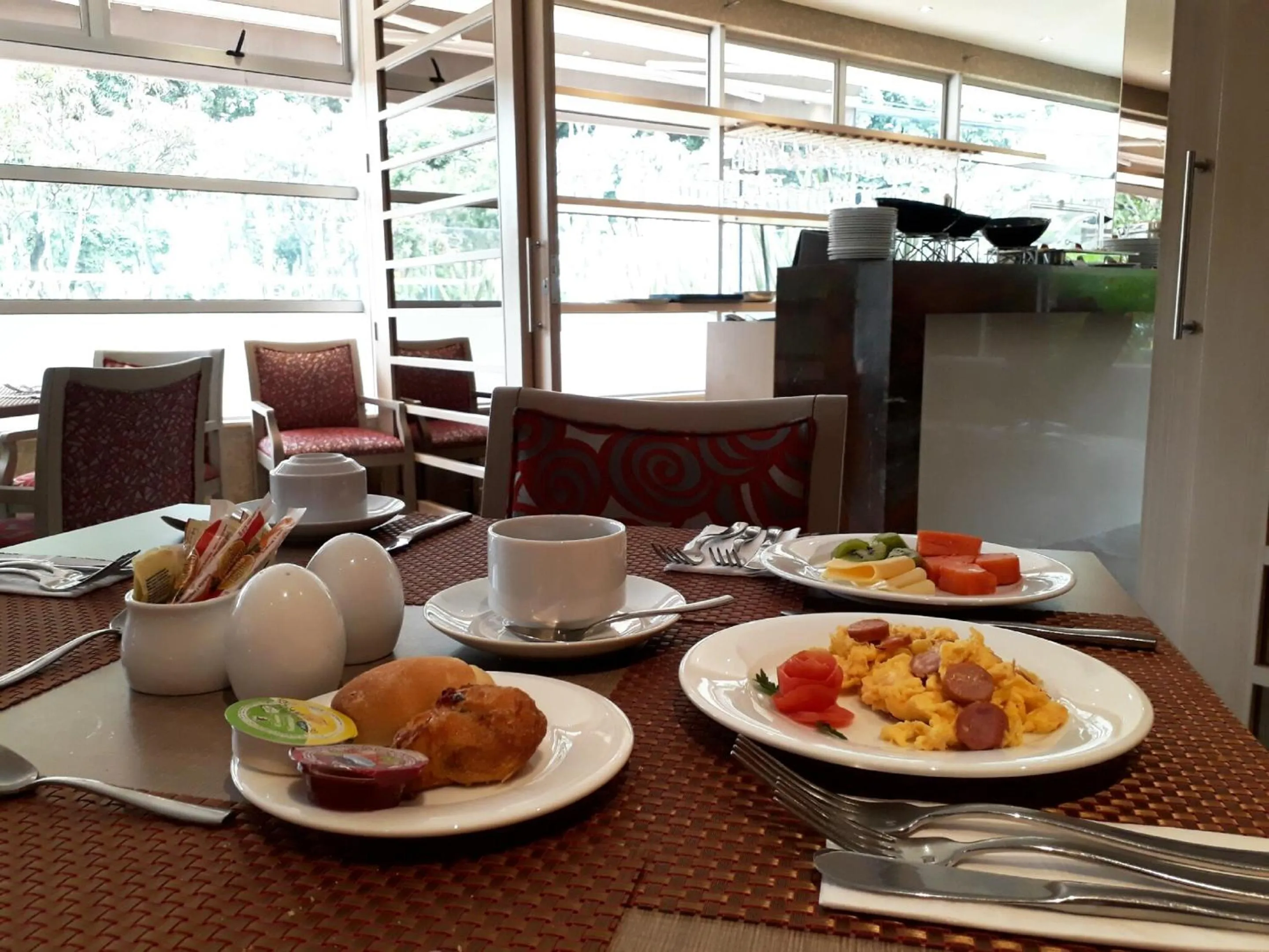 Buffet breakfast in Hotel Plaza Suites