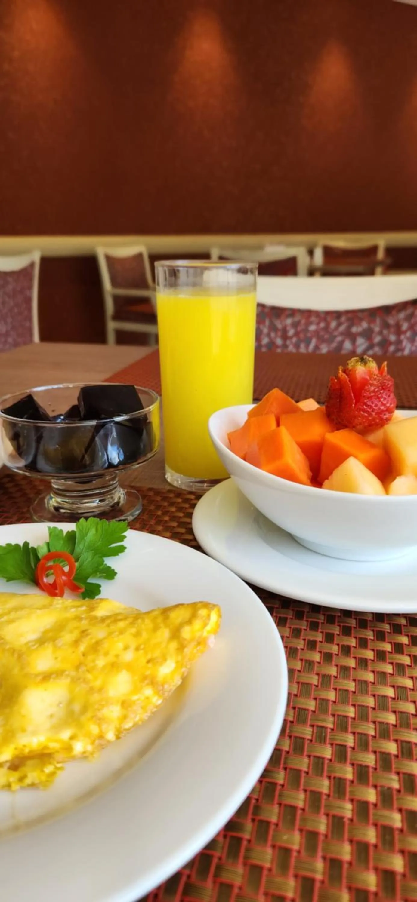 Breakfast in Hotel Plaza Suites