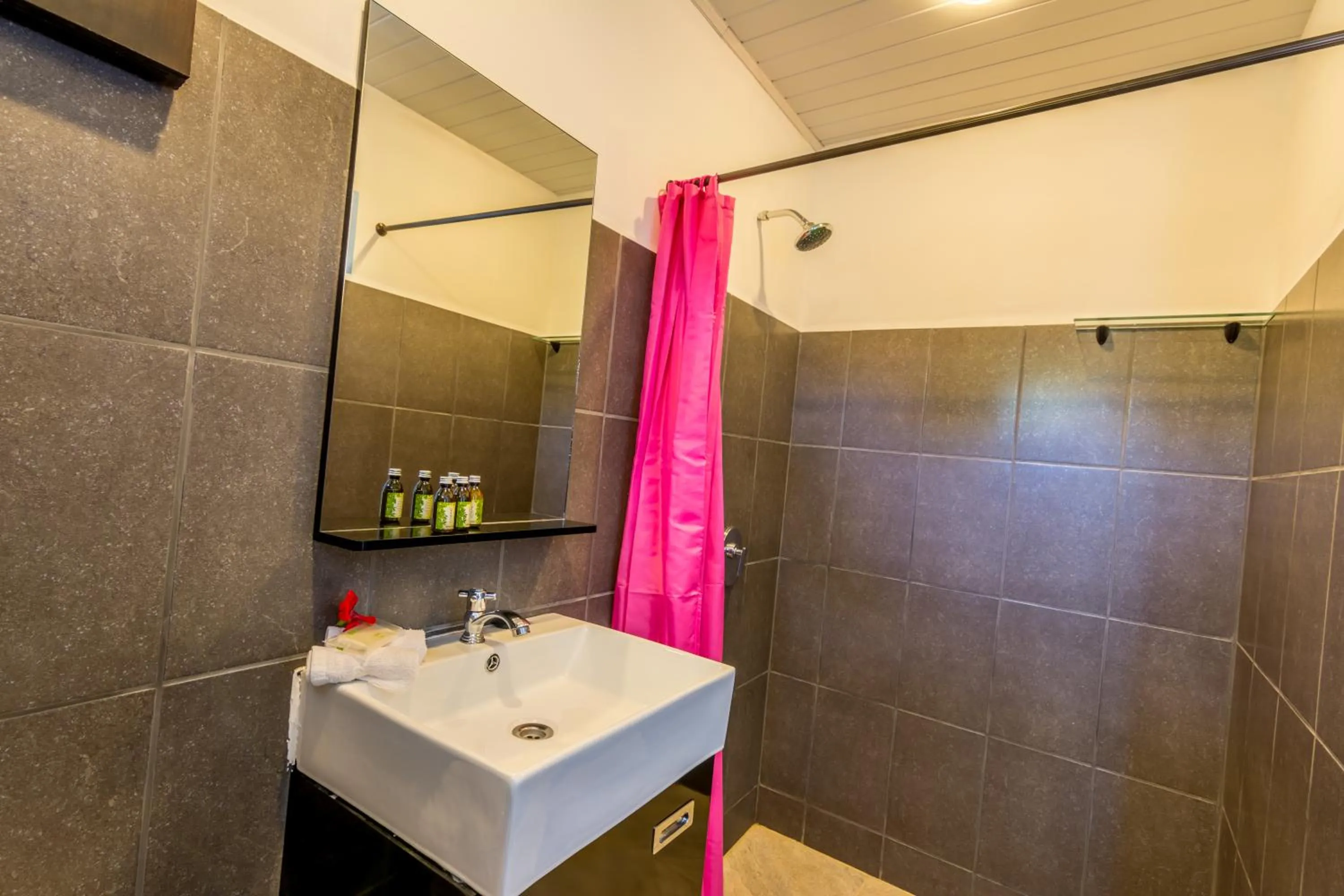Shower in CLUB IBIZA - Party Hotel & Beach Club