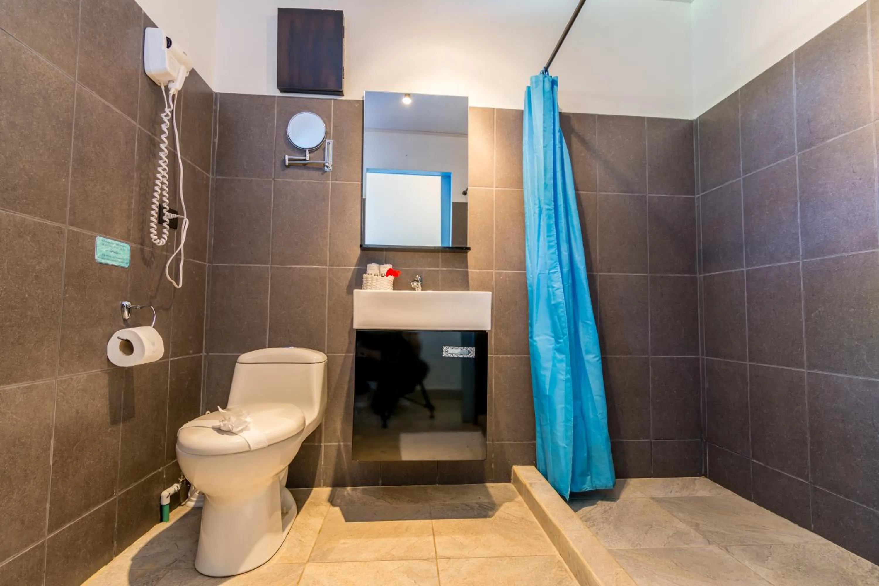 Shower in CLUB IBIZA - Party Hotel & Beach Club