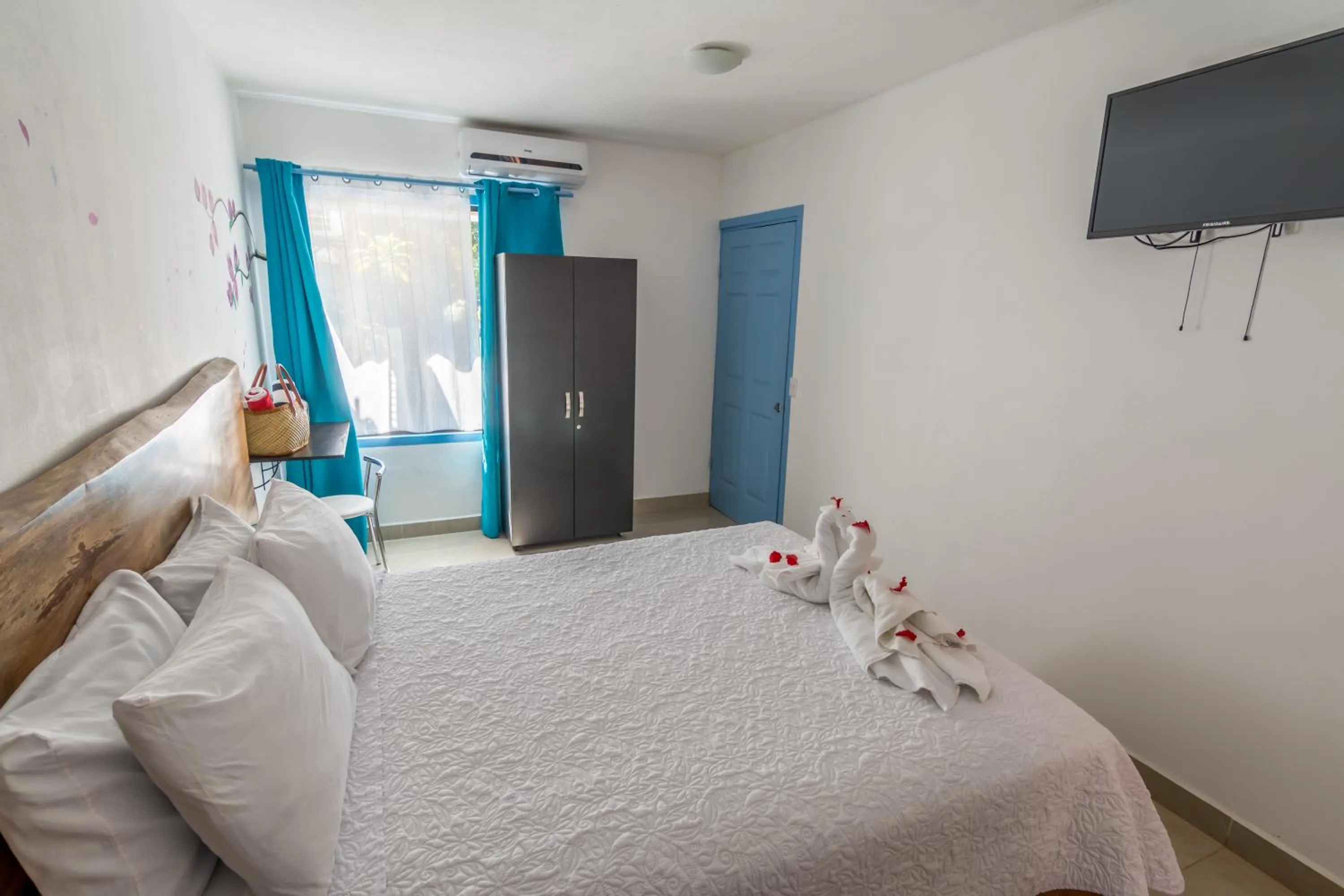 Bed in CLUB IBIZA - Party Hotel & Beach Club