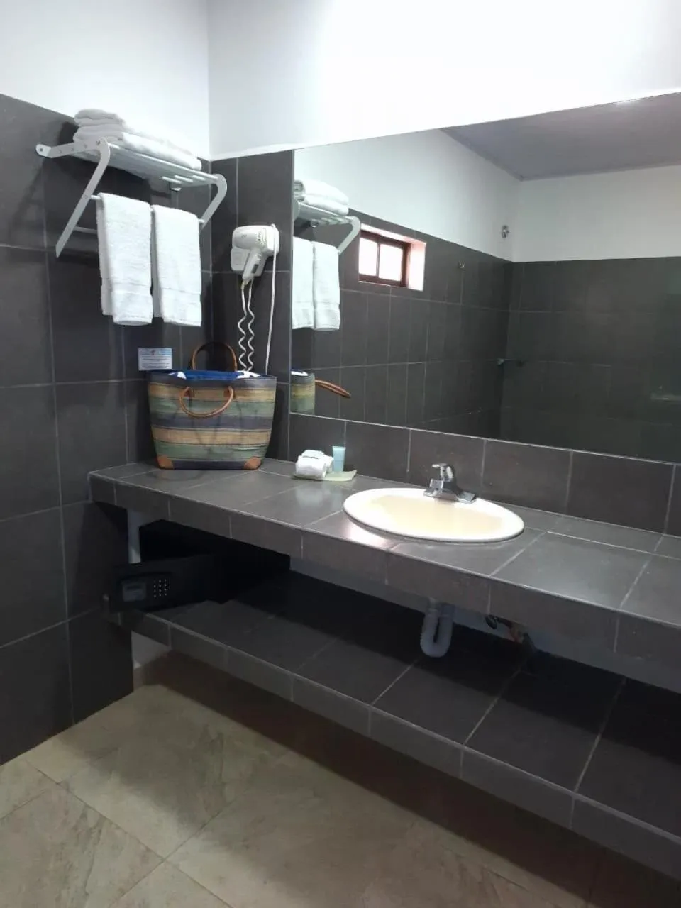 Shower in CLUB IBIZA - Party Hotel & Beach Club