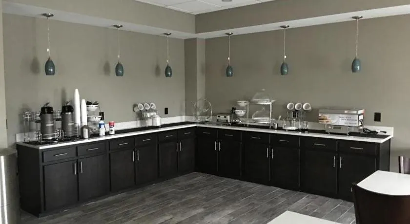 Staff in Americas Best Value Inn & Suites