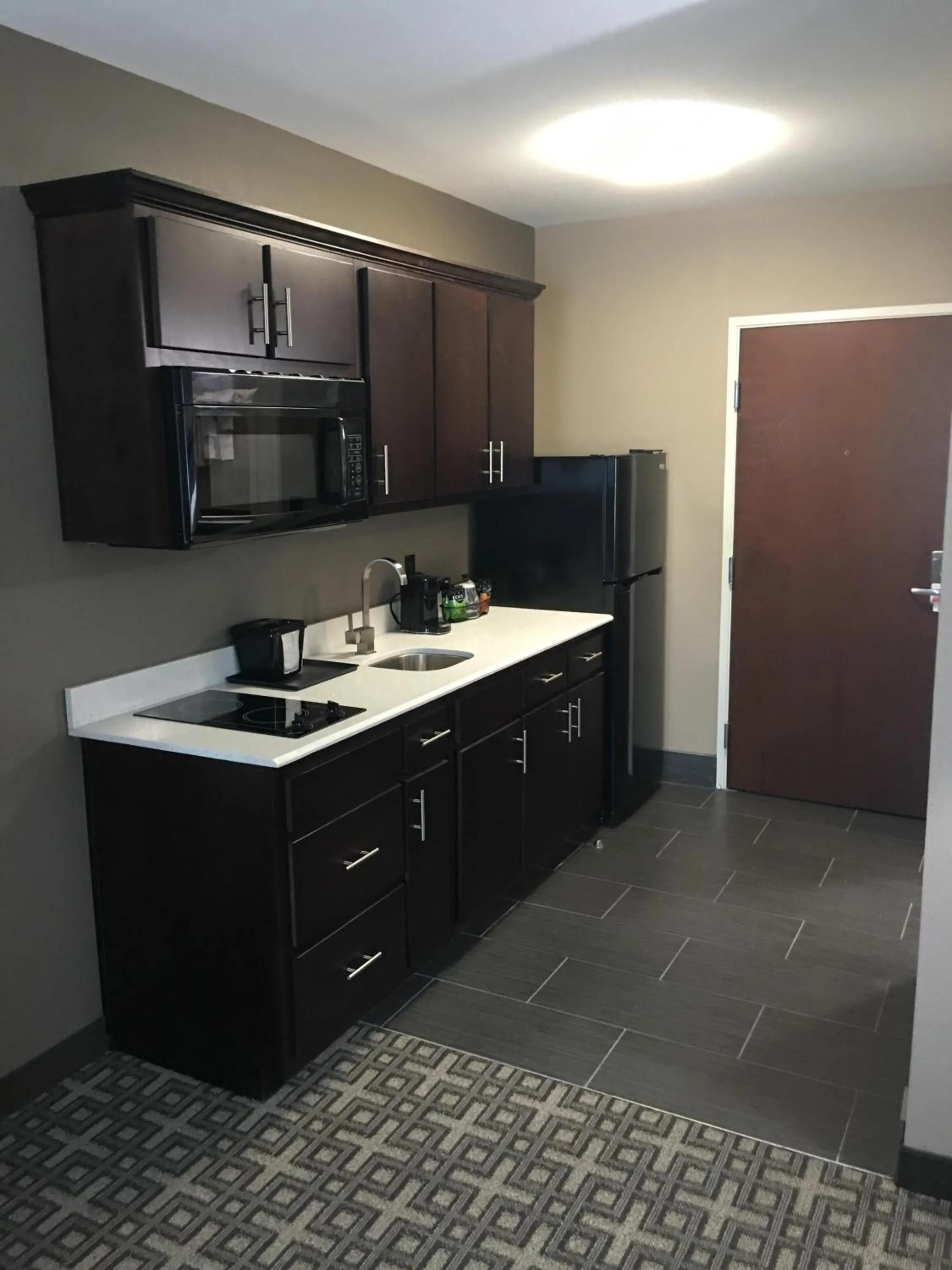Kitchen or kitchenette in Americas Best Value Inn & Suites