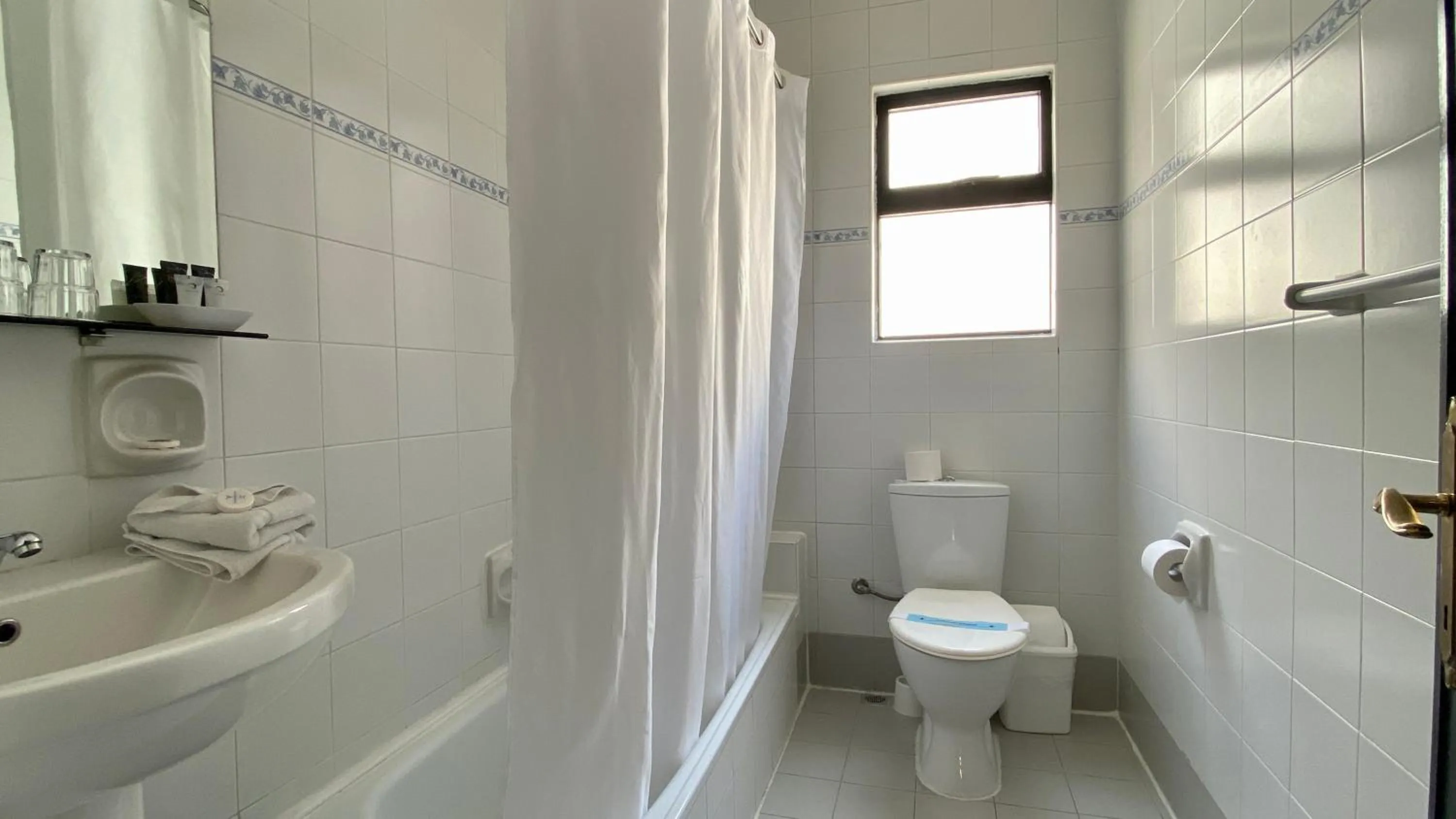 Bathroom in Sliema Marina Hotel