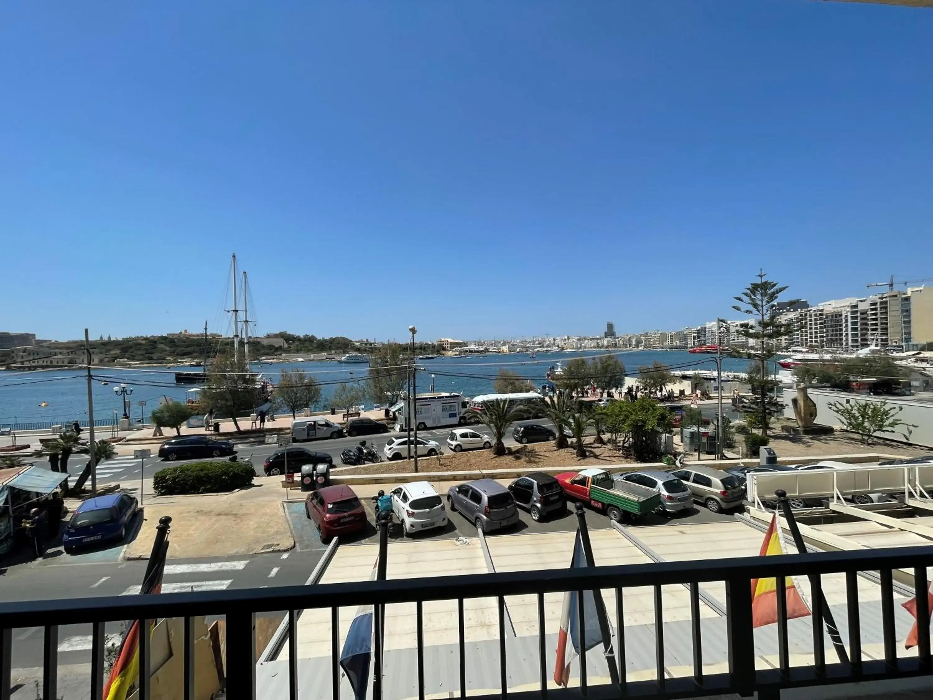 Double or Twin Room with Partial Sea View in Sliema Marina Hotel Double or Twin Room with Partial Sea View in Sliema Marina Hotel