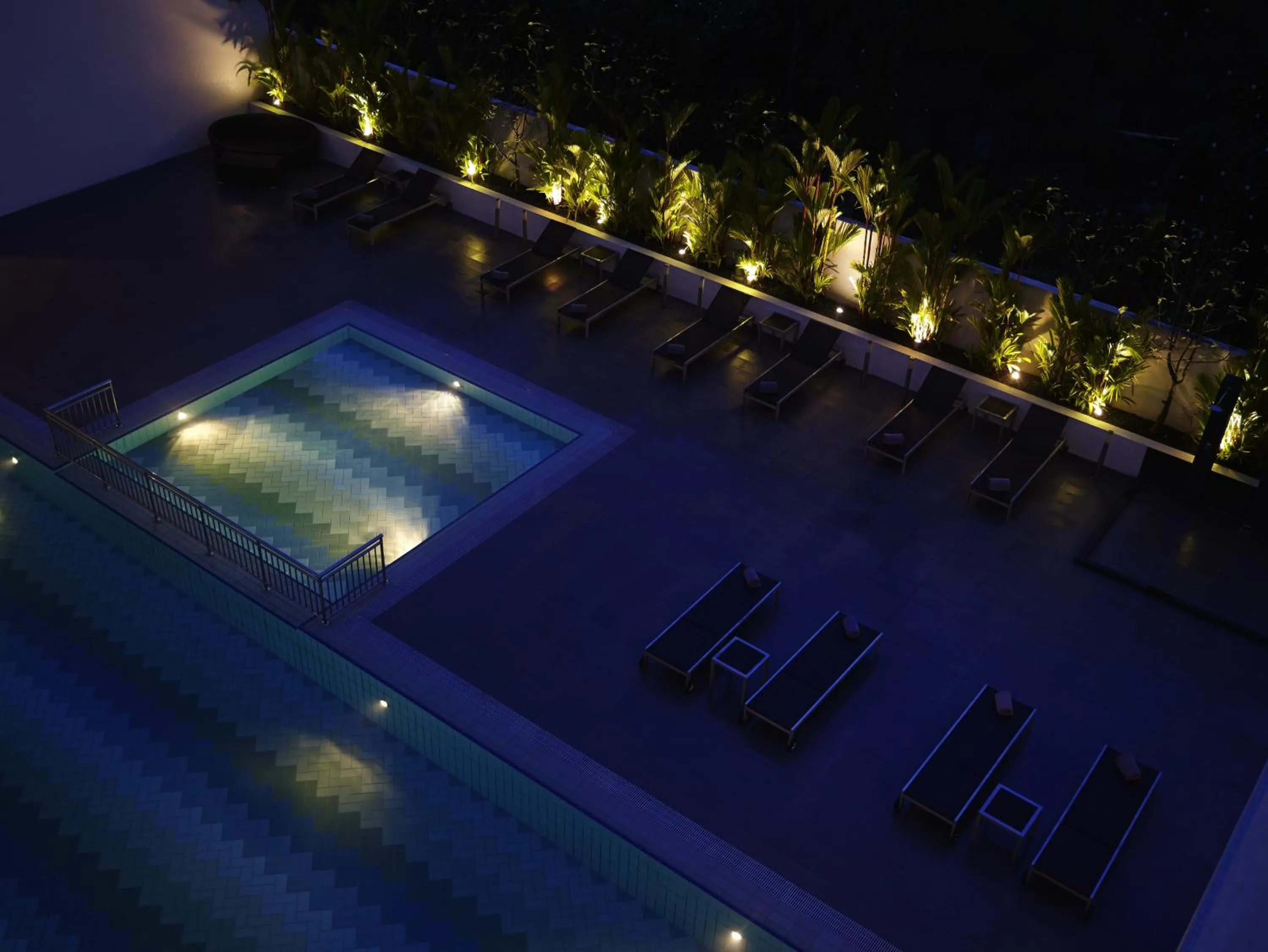 Swimming pool in Pullman Kuching
