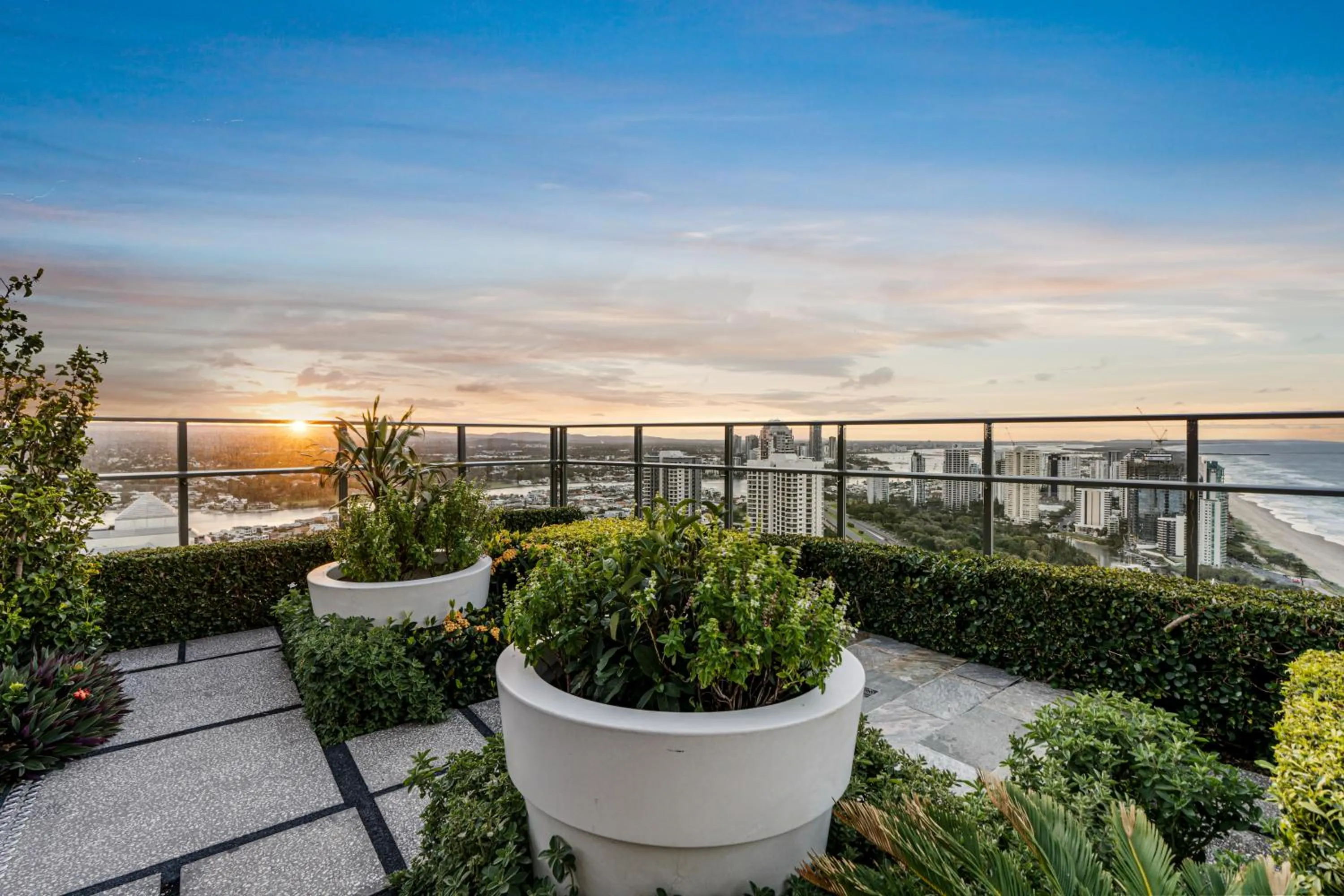 Garden in Rhapsody Resort - Official