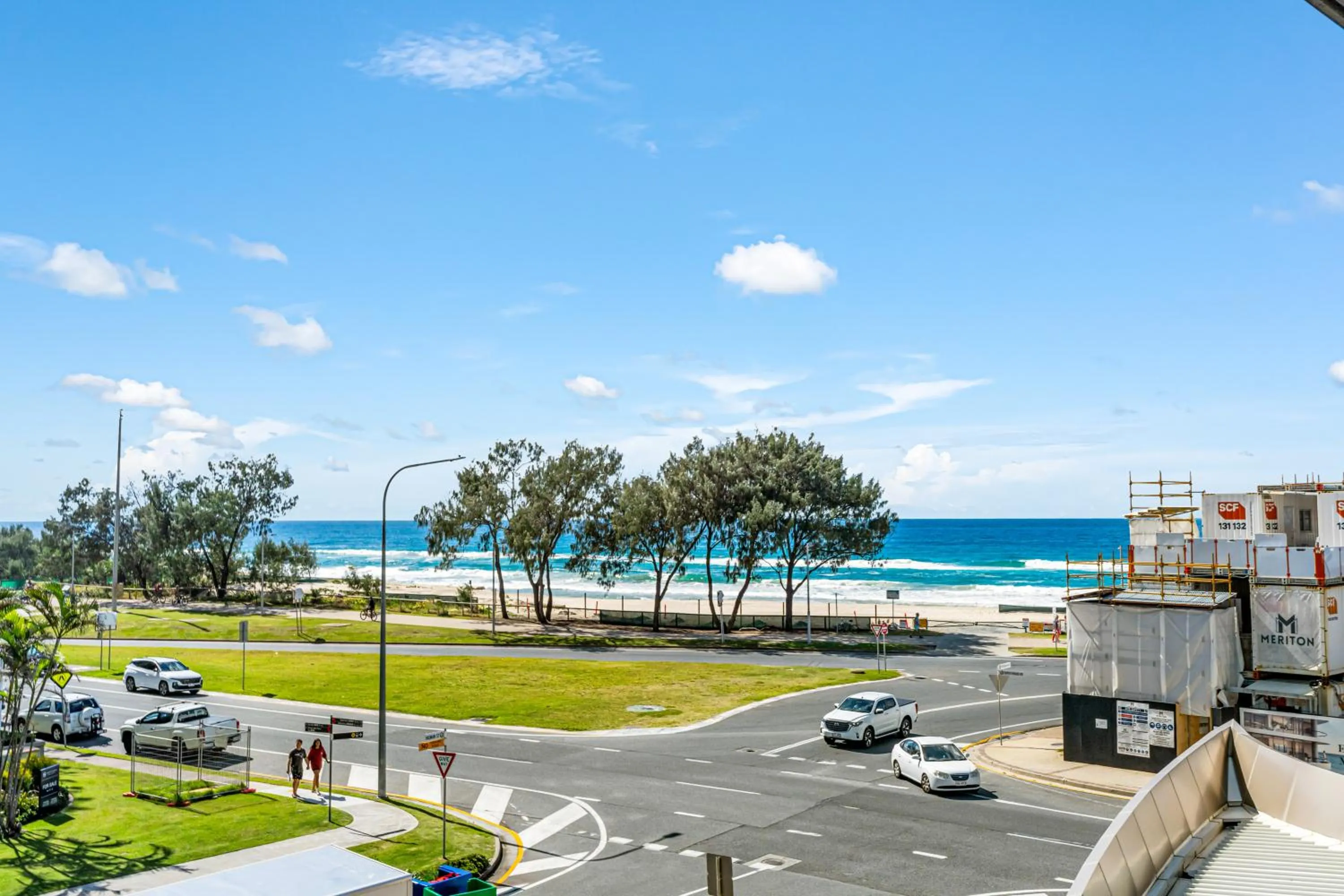 Day in Rhapsody Resort - Official