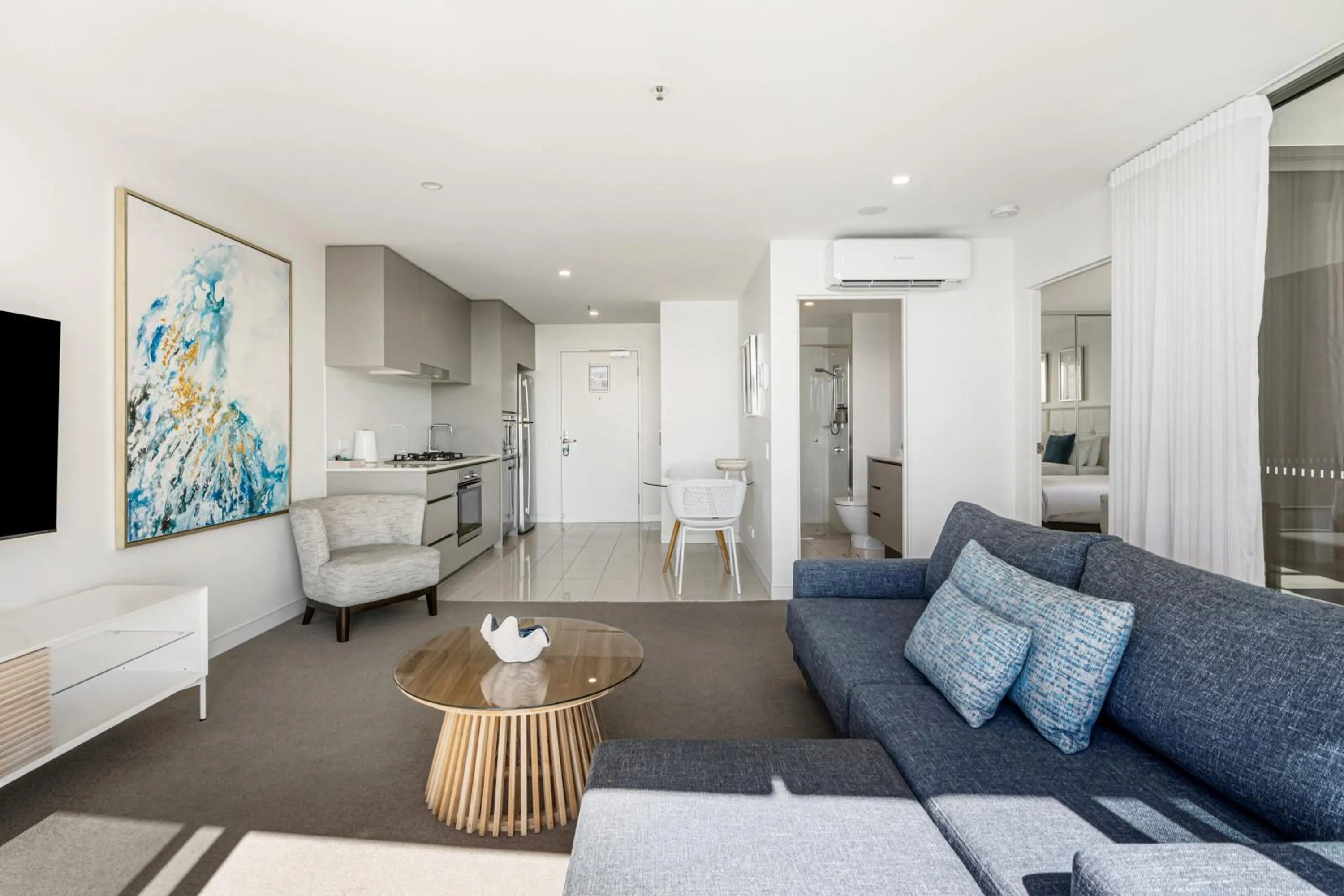 Kitchen or kitchenette in Rhapsody Resort - Official