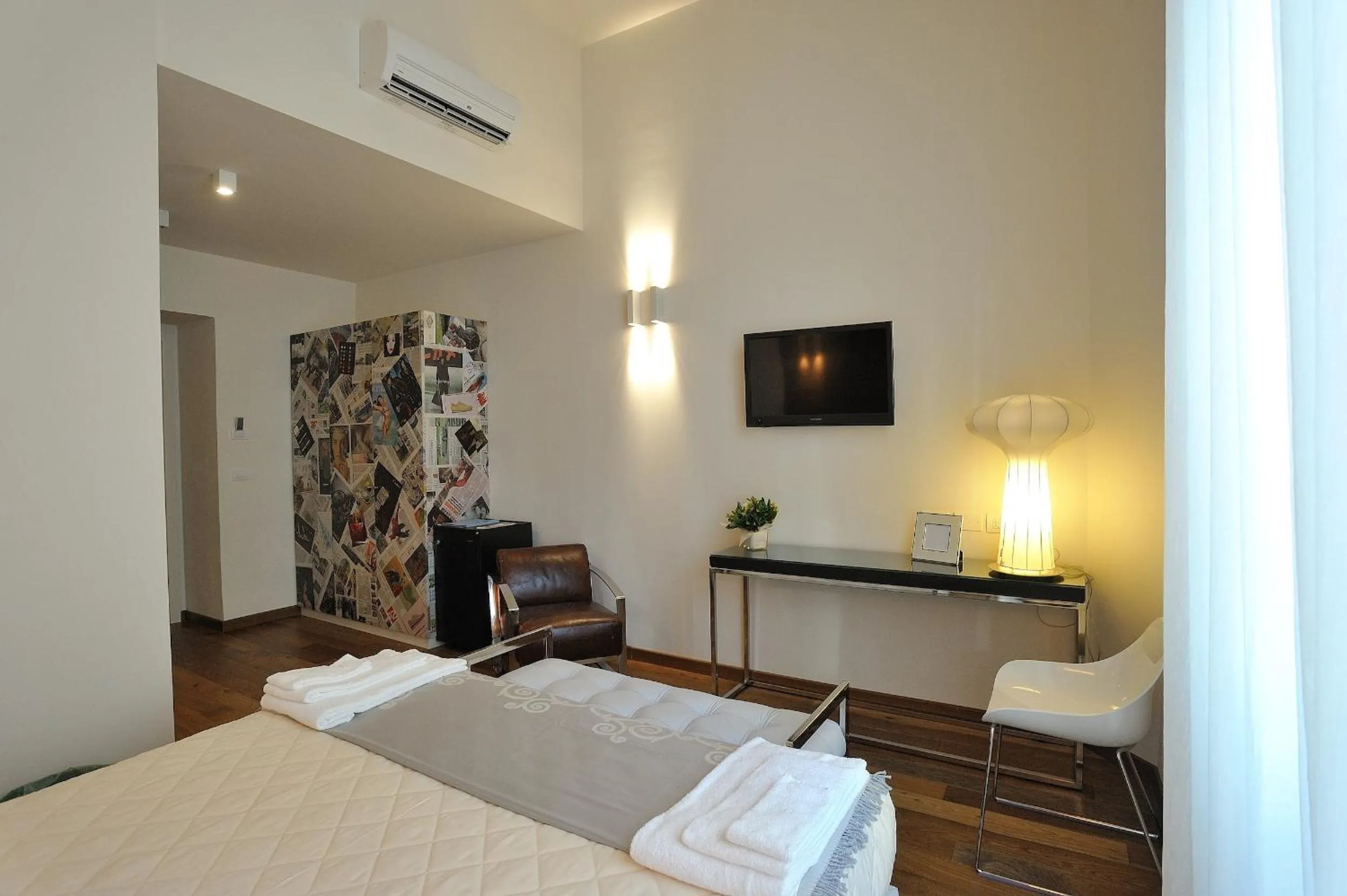 Photo of the whole room, Bed in Luxury B&B La Dimora Degli Angeli