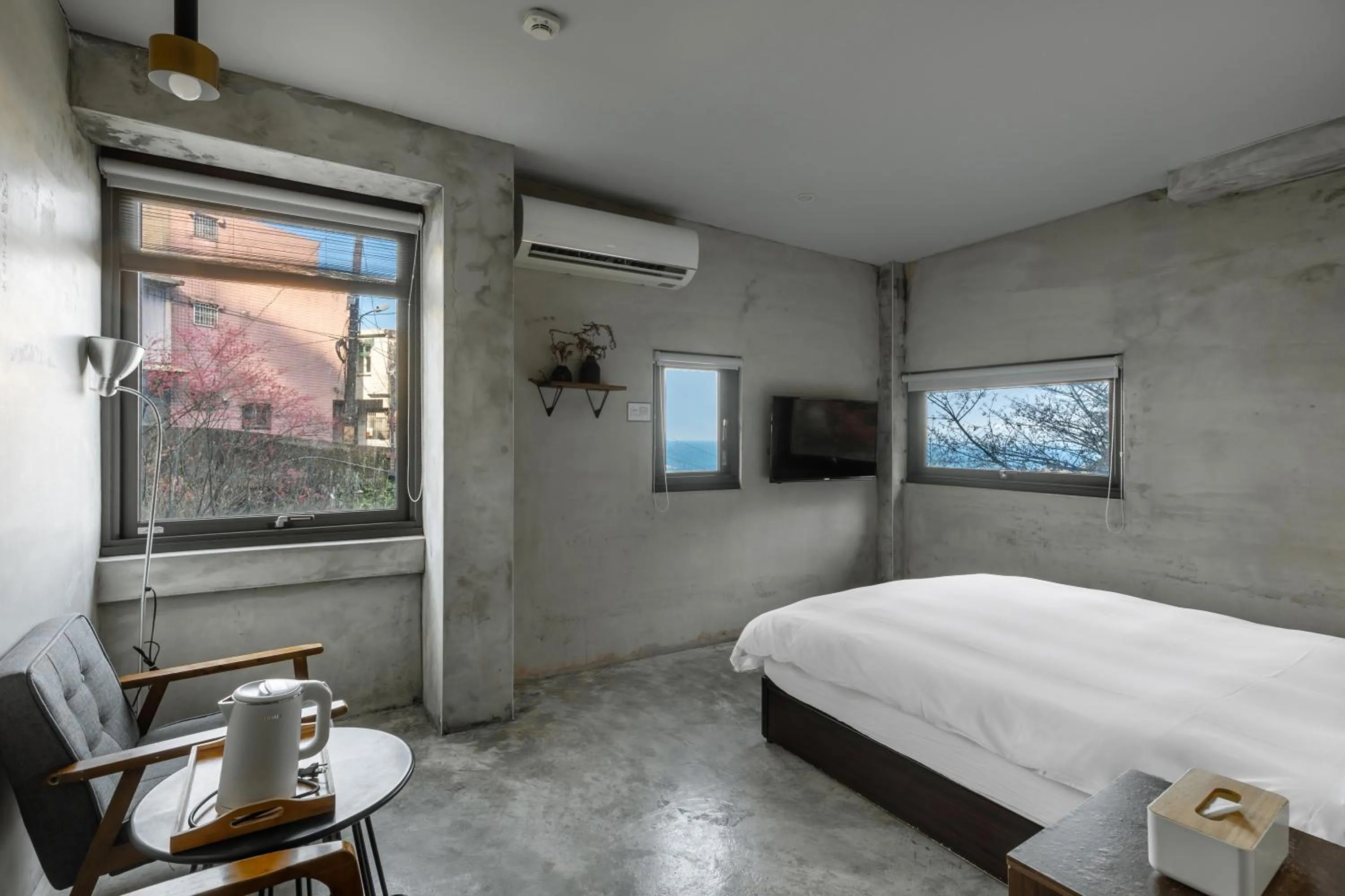 Photo of the whole room, Bed in Jiufen The Ore Smart Stay