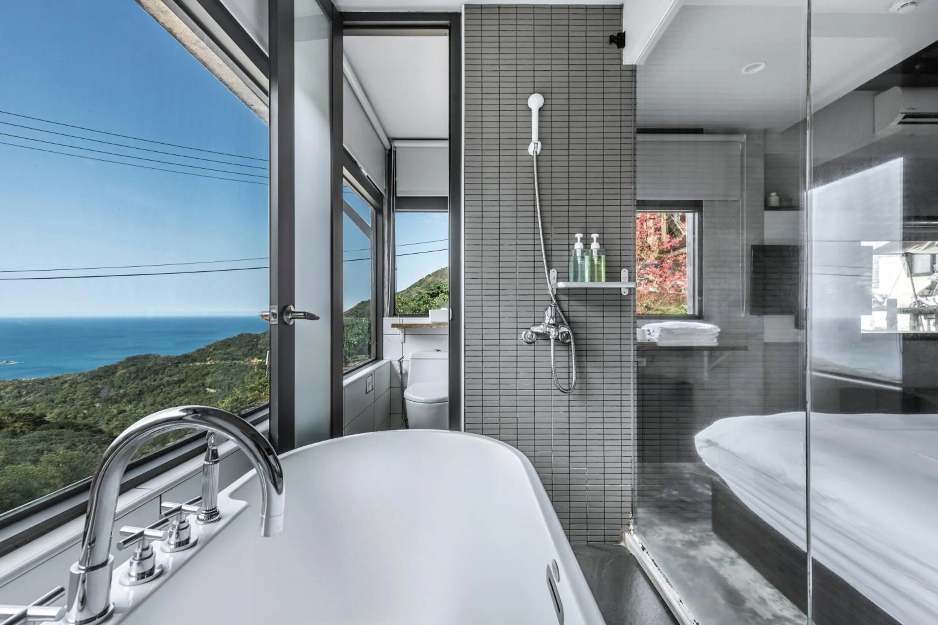 Bath, Bed in Jiufen The Ore Smart Stay