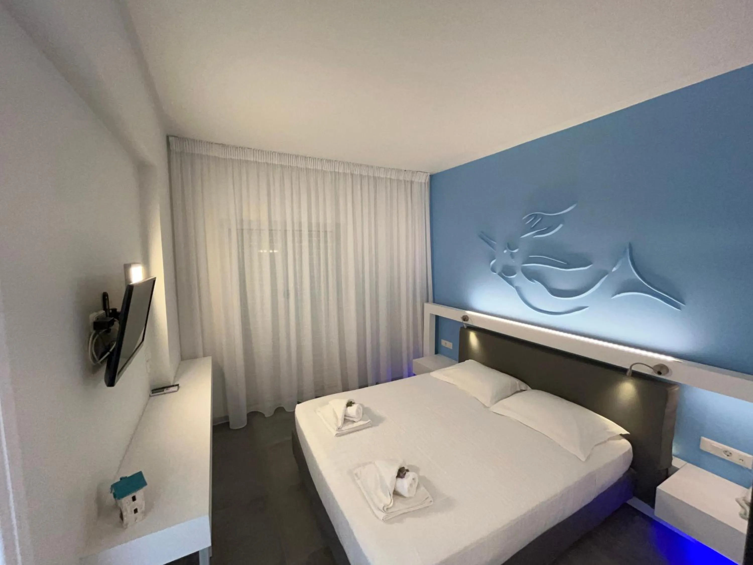 Bedroom, Bed in Niriides