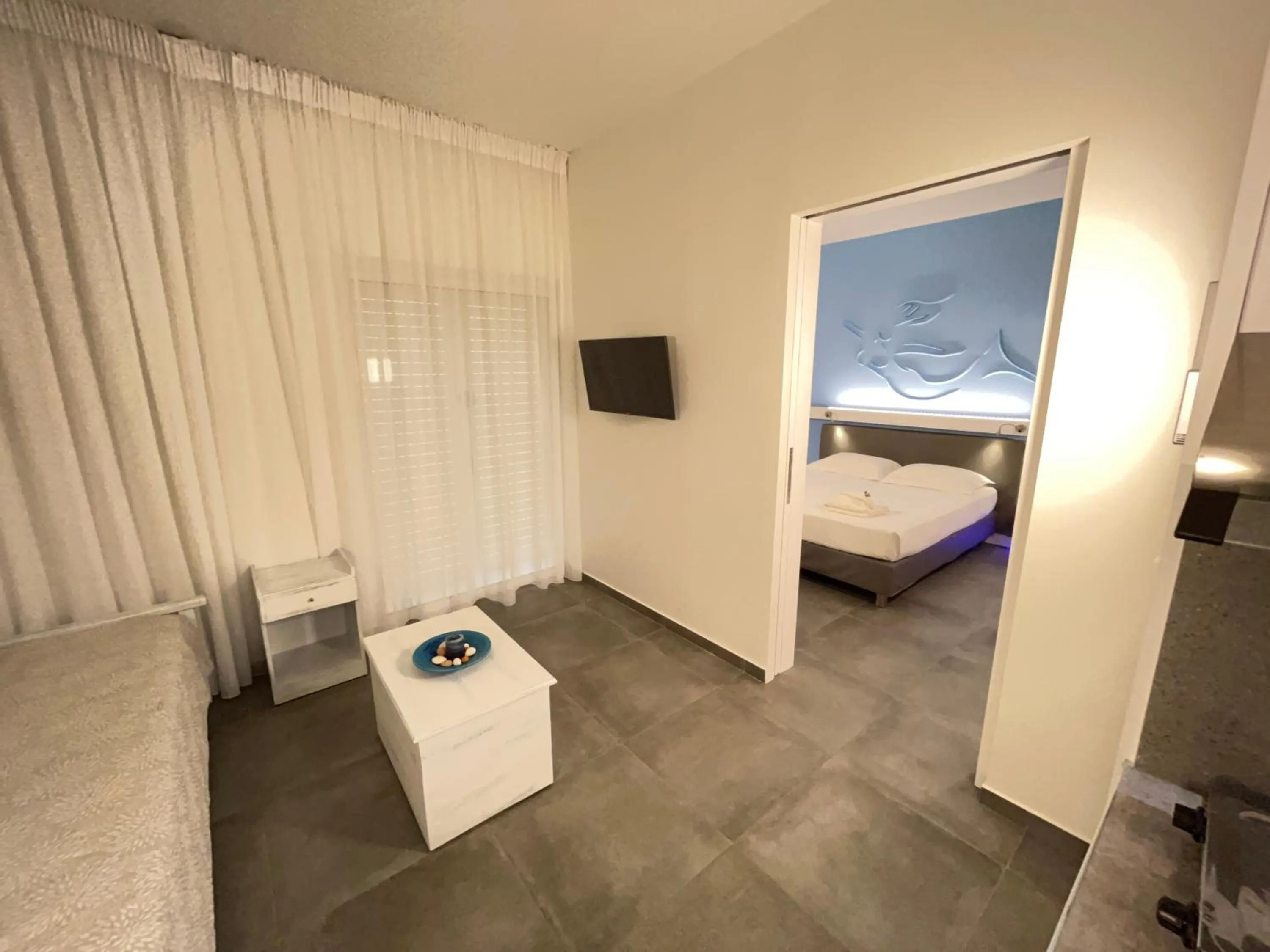 Photo of the whole room, Bed in Niriides