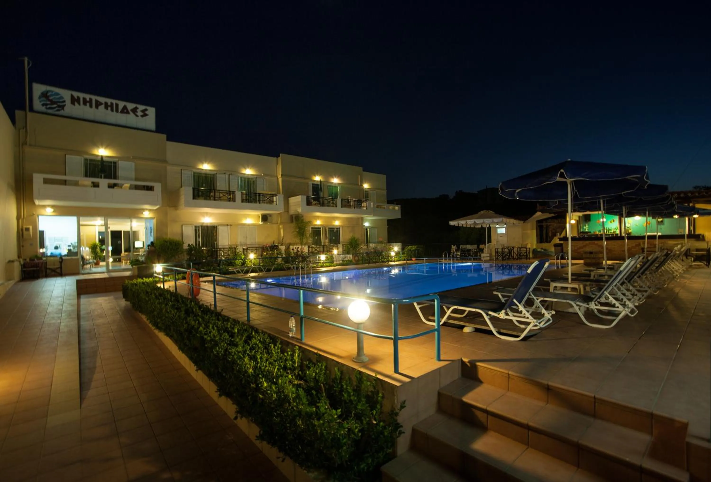 Facade/entrance in Niriides