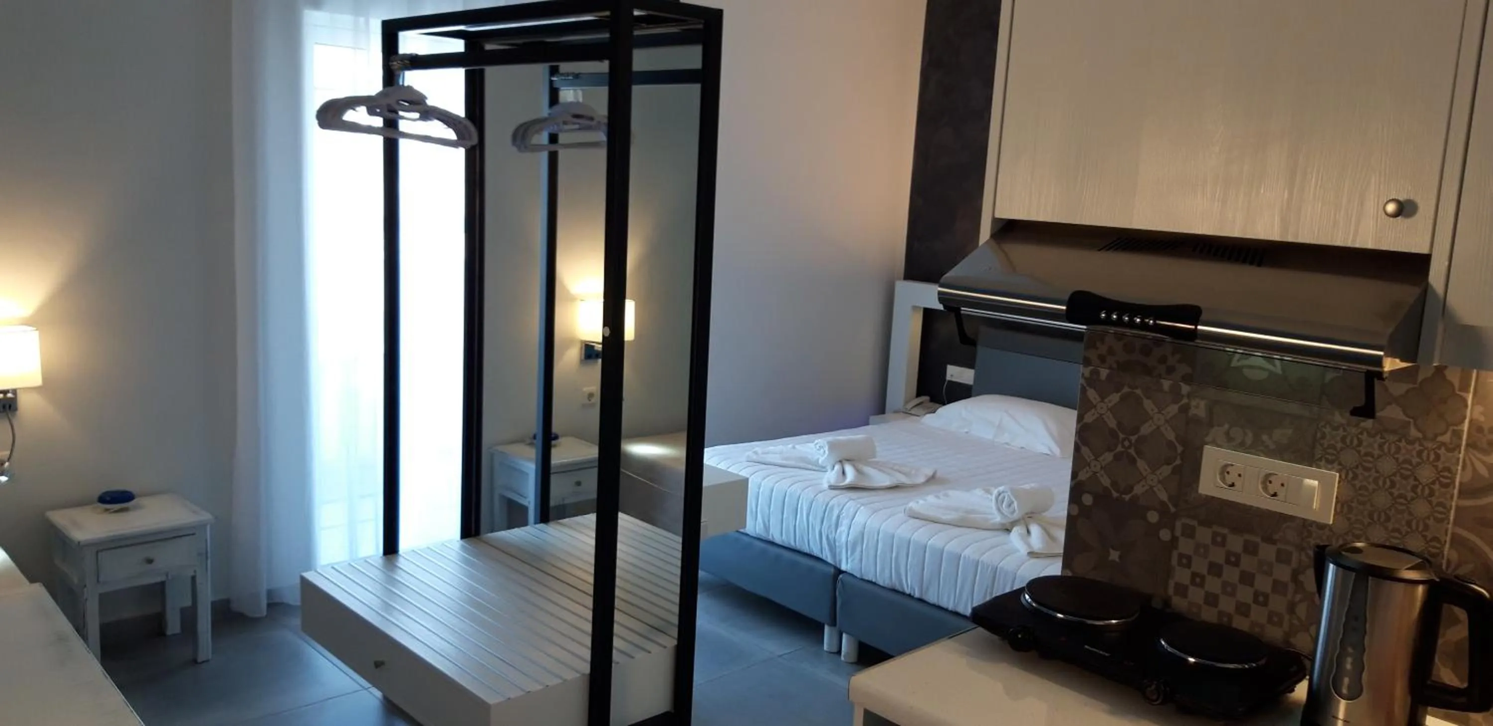 Photo of the whole room, Bed in Niriides