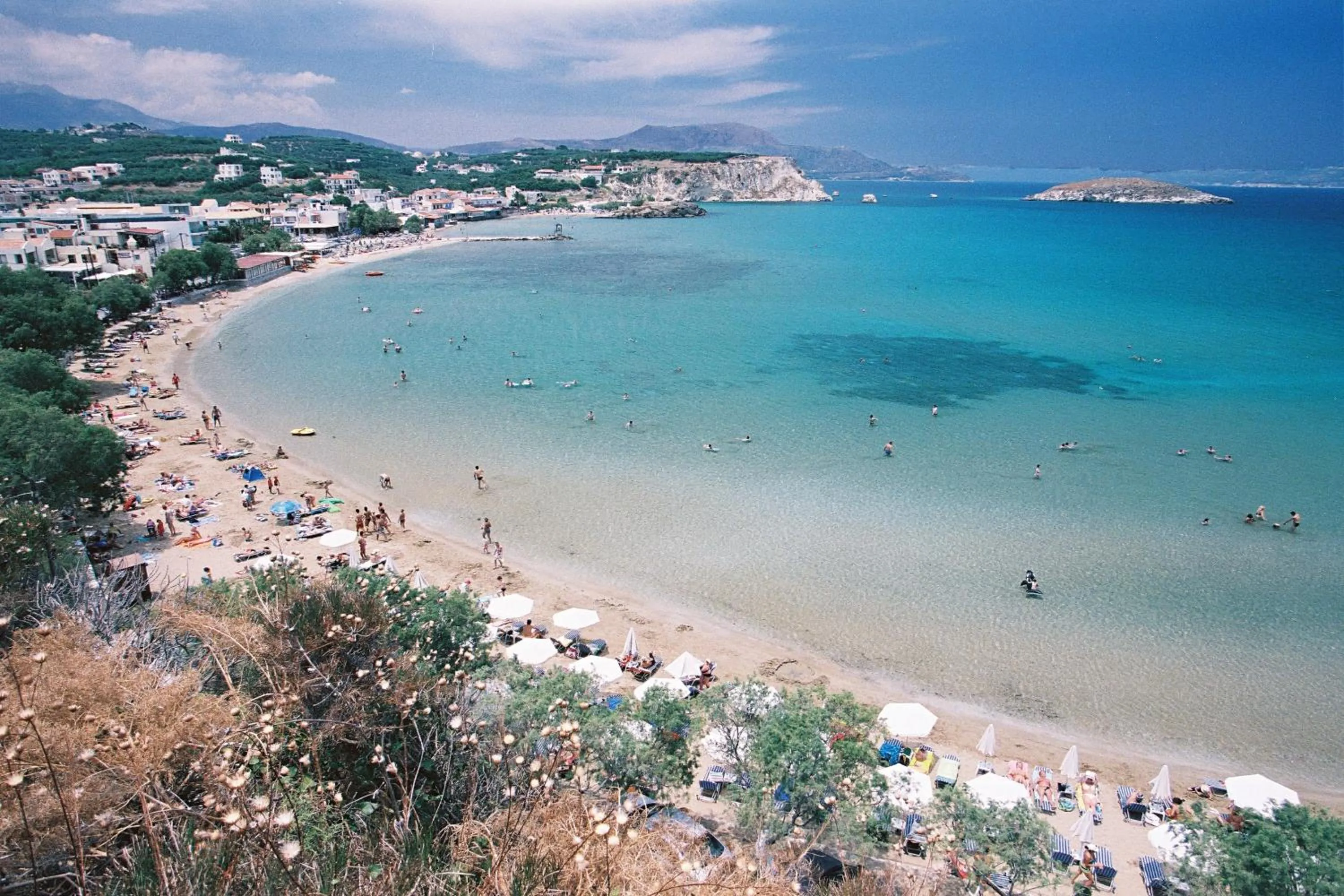 Area and facilities in Niriides