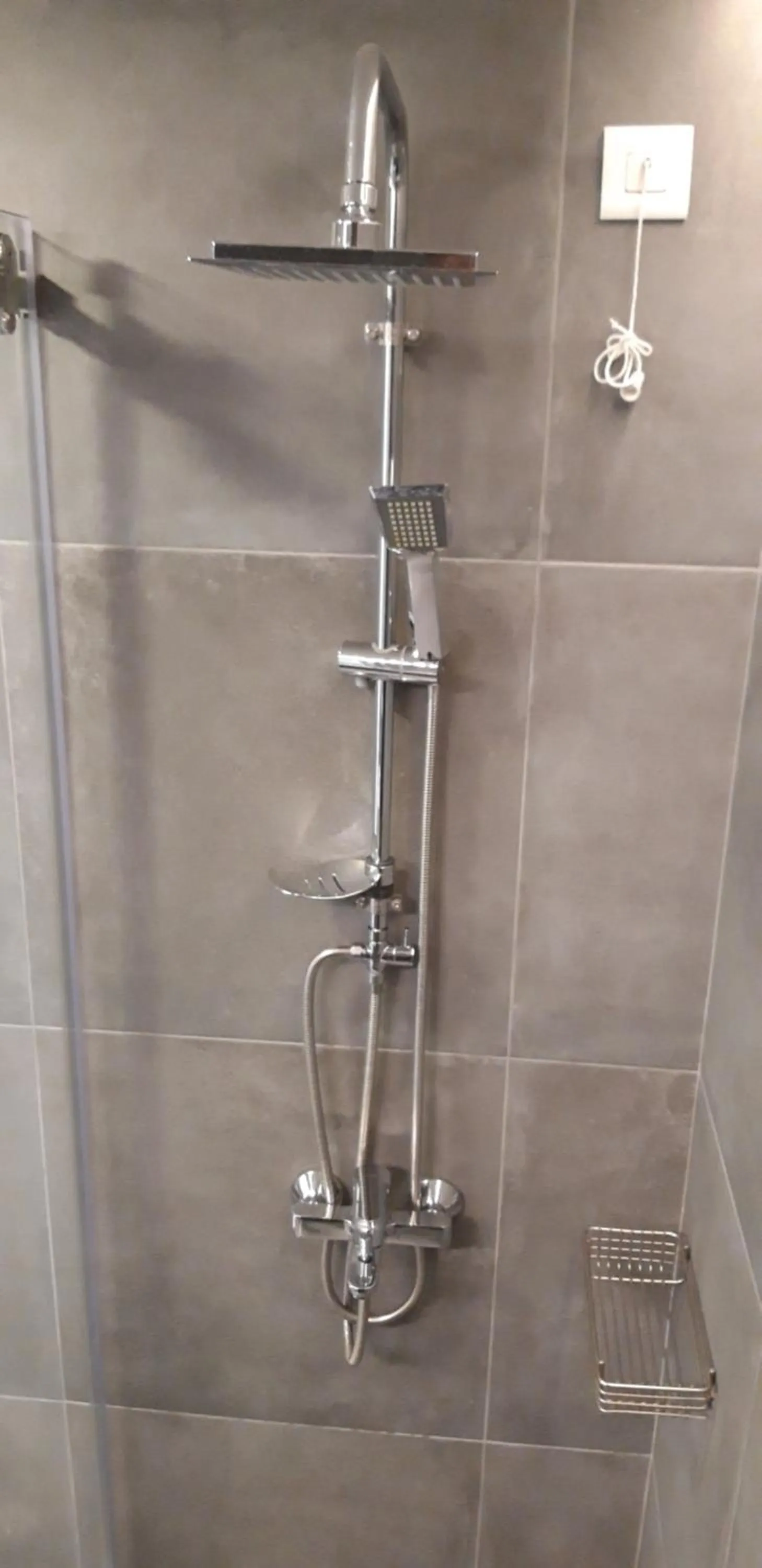 Shower in Niriides
