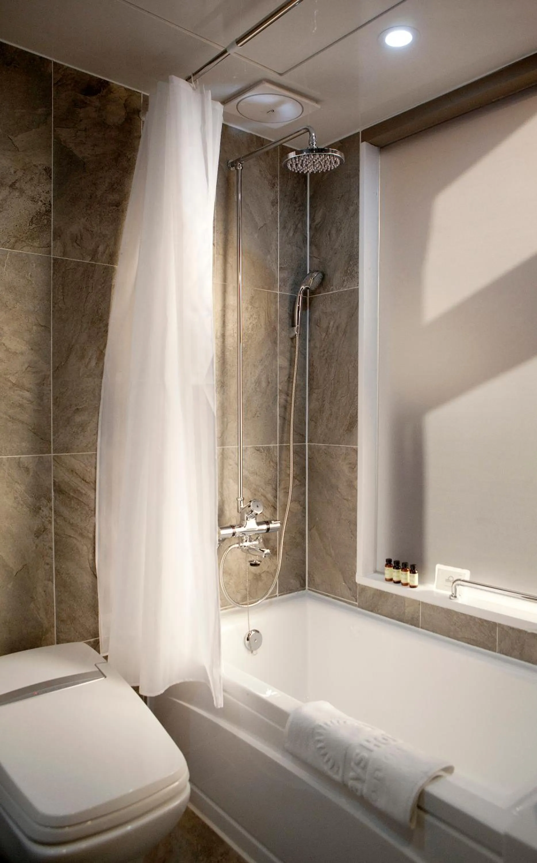 Toilet in S Stay Dongtan Hotel