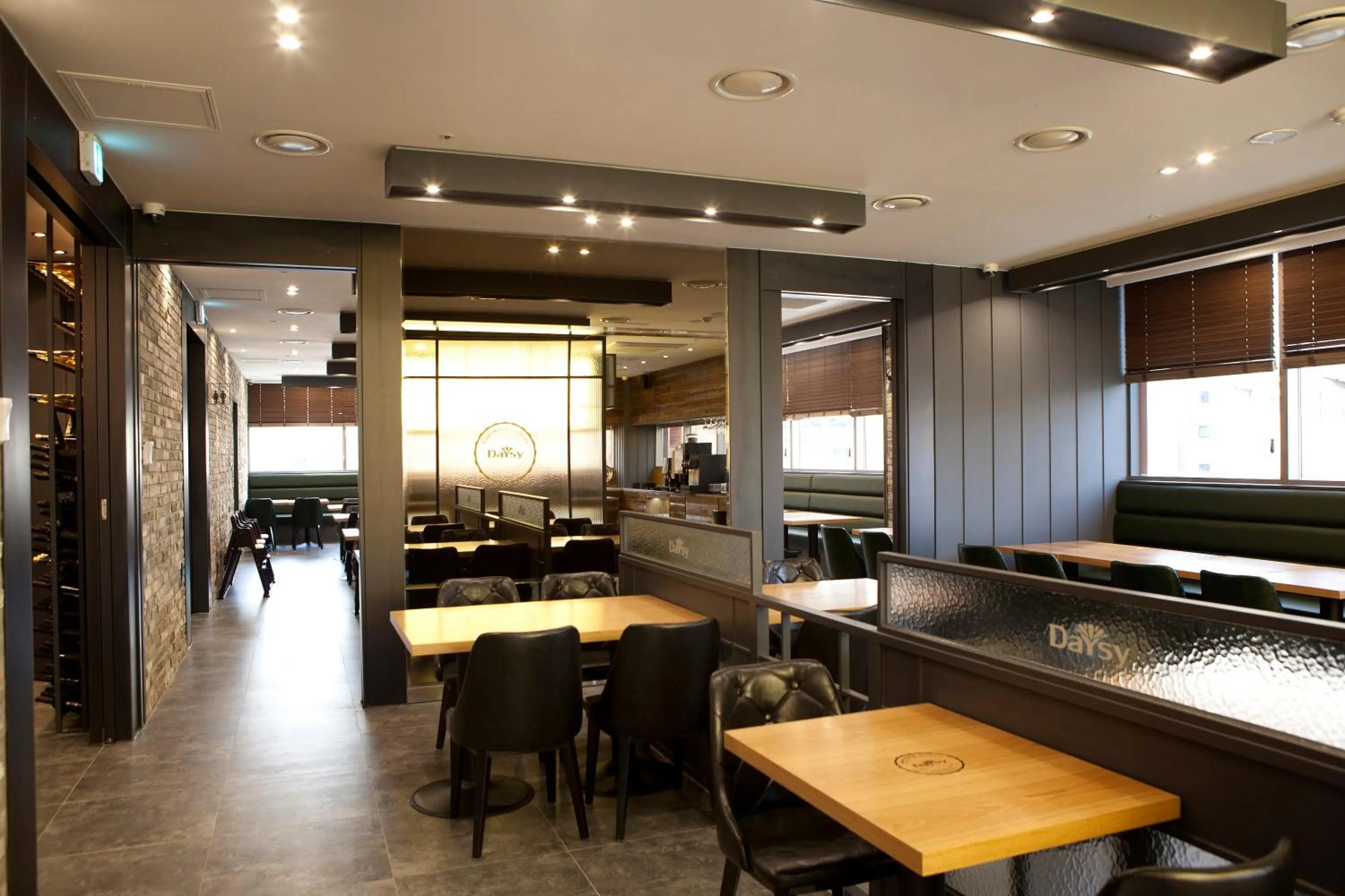 Restaurant/places to eat in S Stay Dongtan Hotel