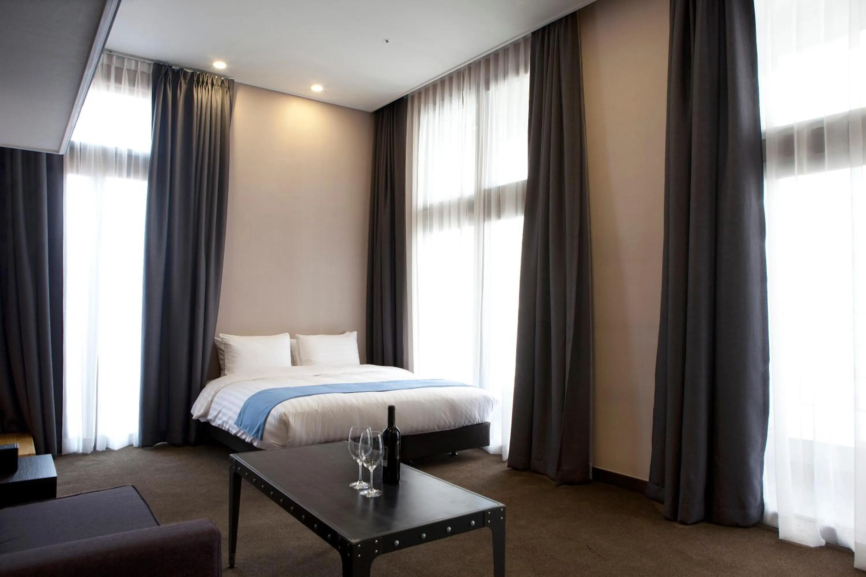 Balcony/Terrace, Bed in S Stay Dongtan Hotel