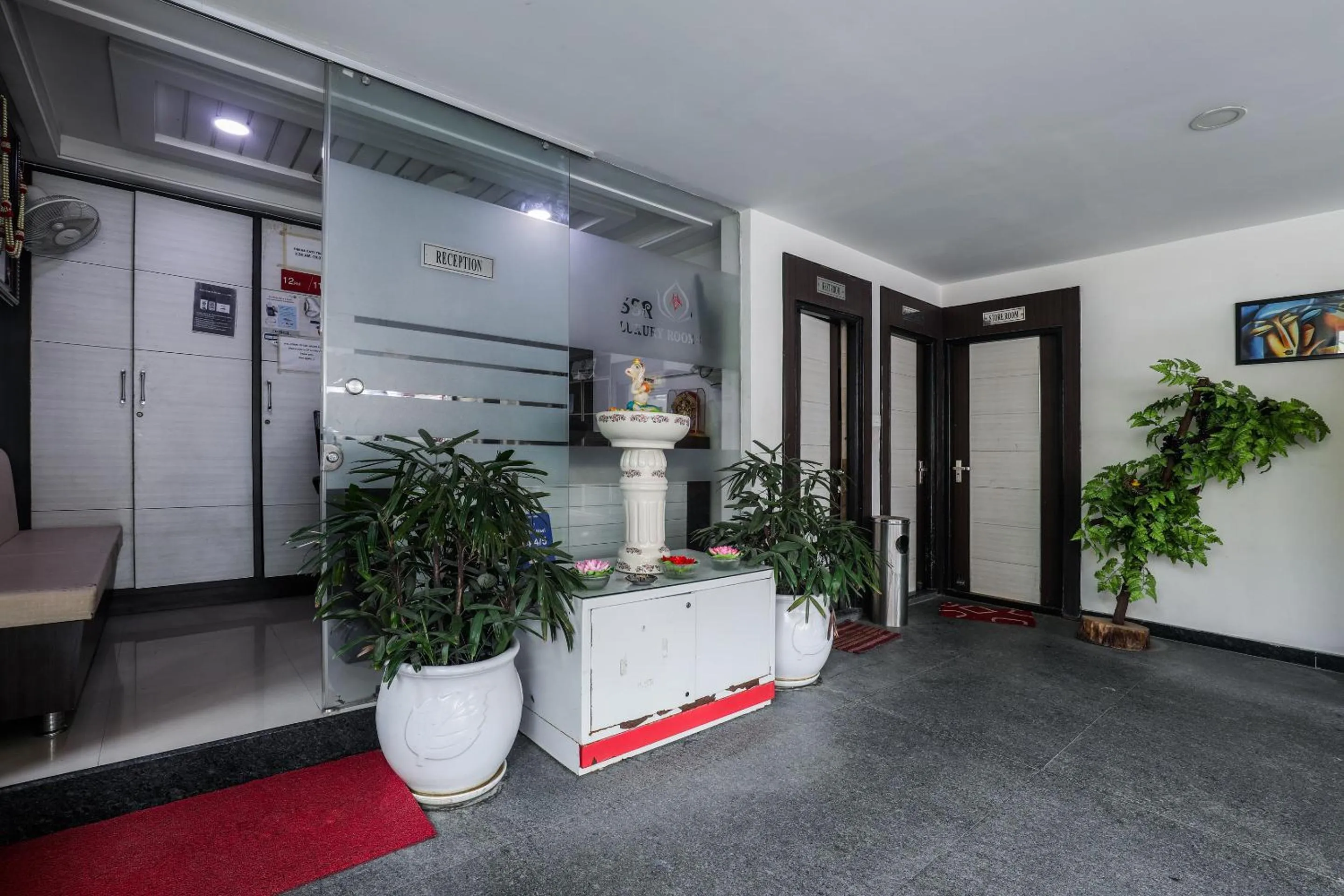 Lobby or reception in Super Hotel O Ssr Luxury Rooms